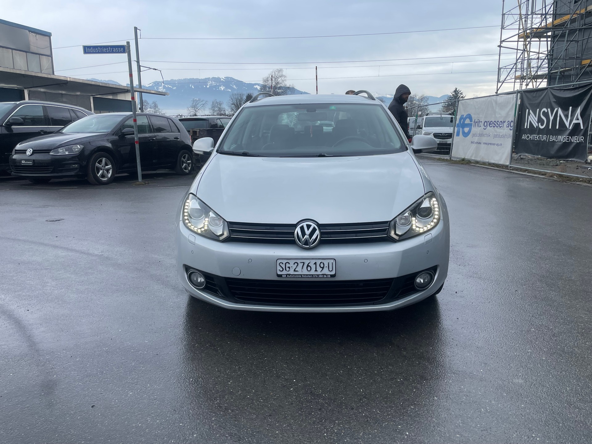 VW Golf Variant 1.6 TDI Comfortline 4Motion-image-2