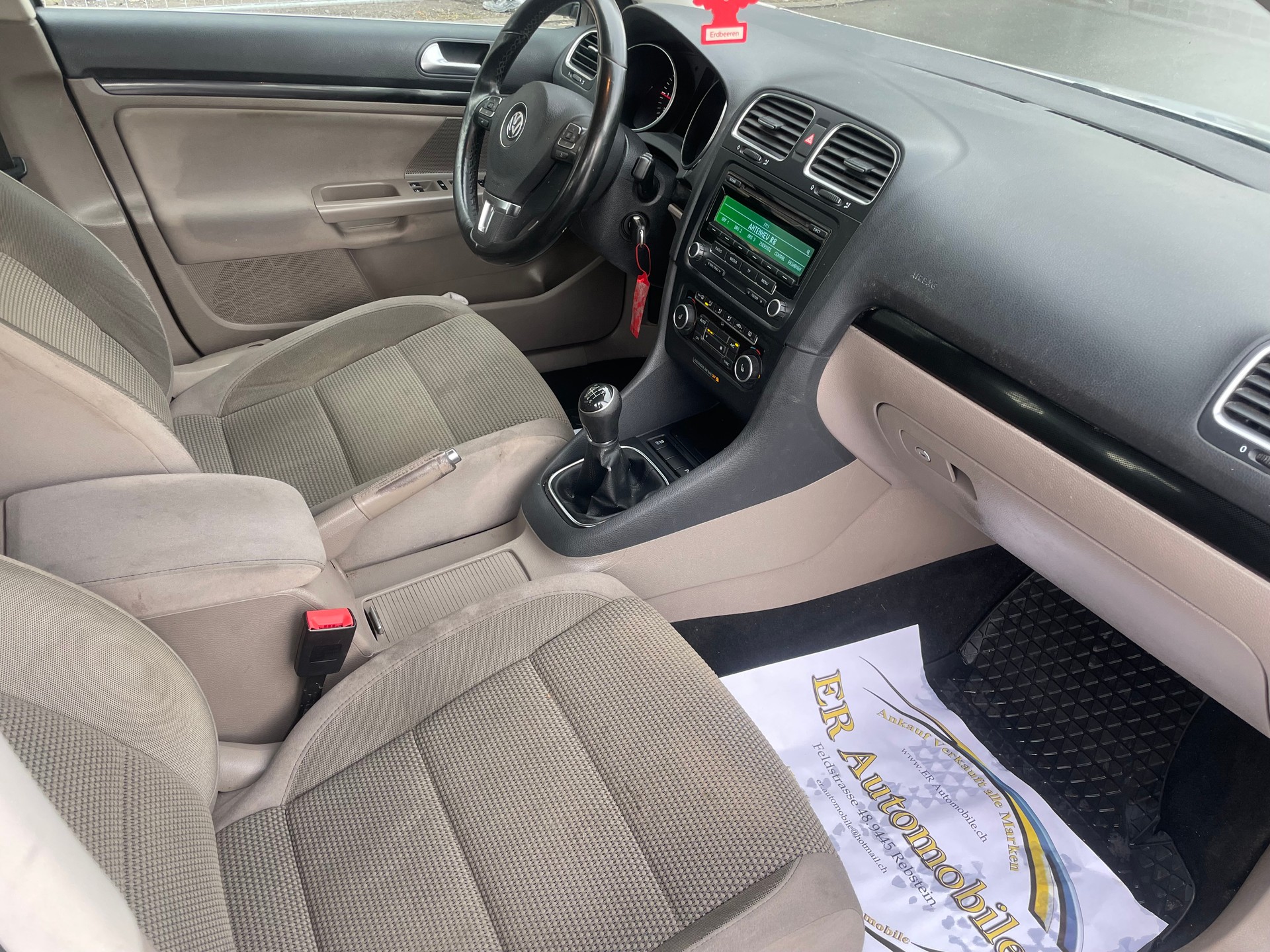 VW Golf Variant 1.6 TDI Comfortline 4Motion-image-9