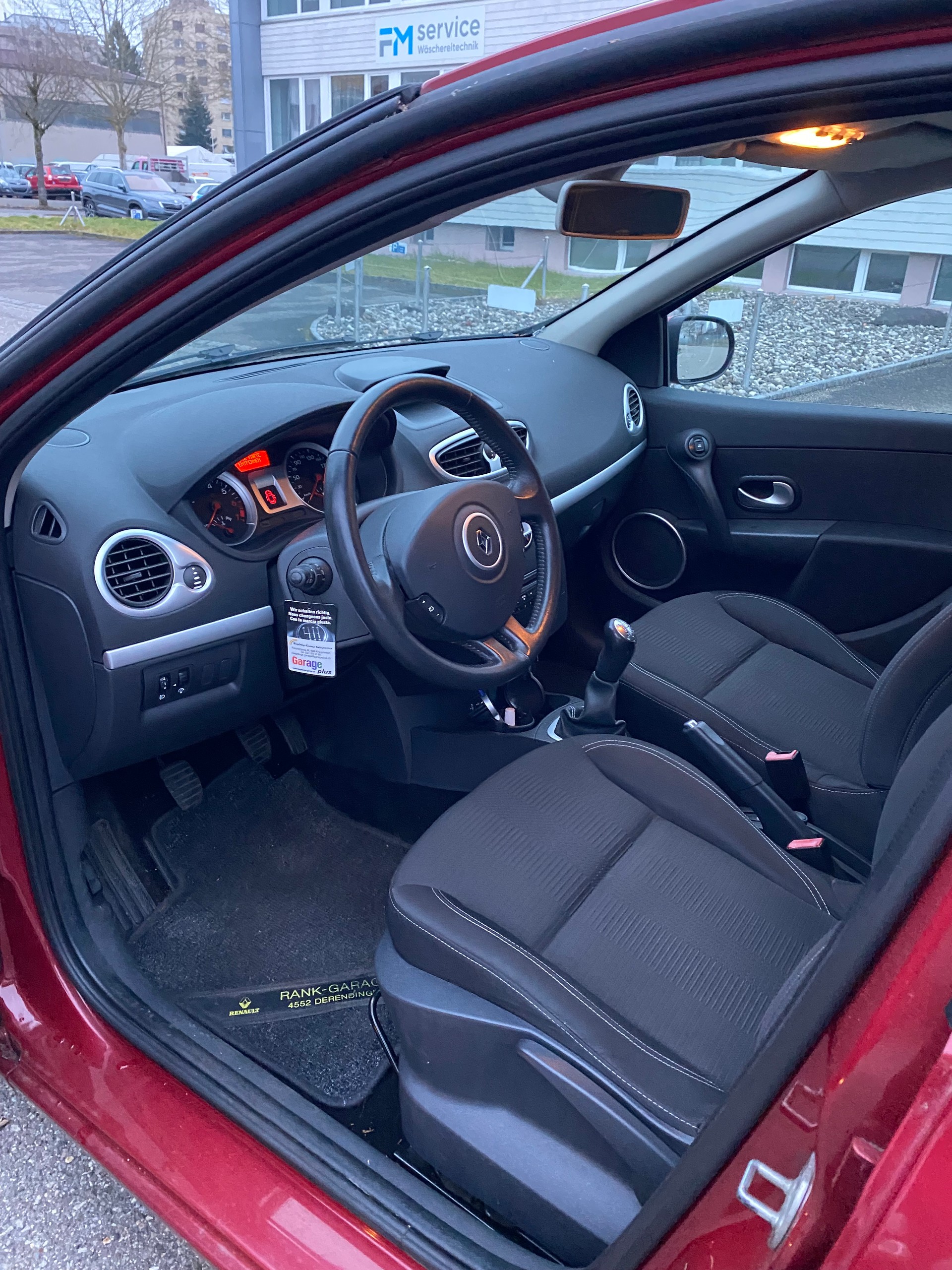 RENAULT Clio 1.2 16V Turbo Expression-image-9