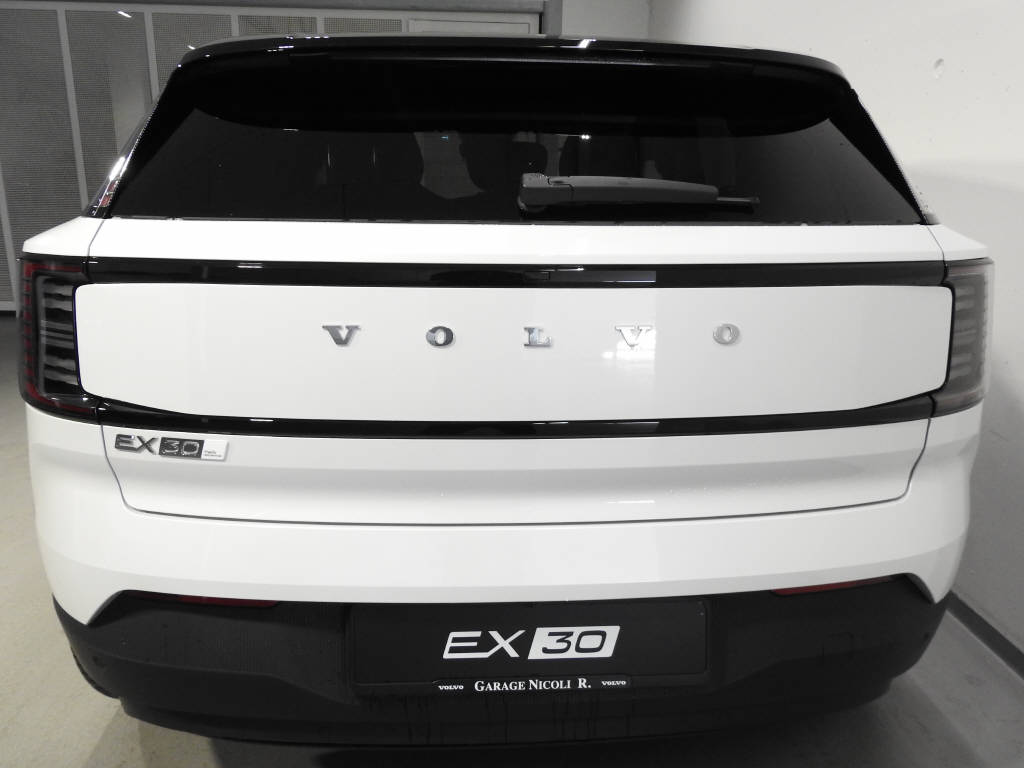 VOLVO EX 30 E60 Twin Plus Performance AWD-image-4