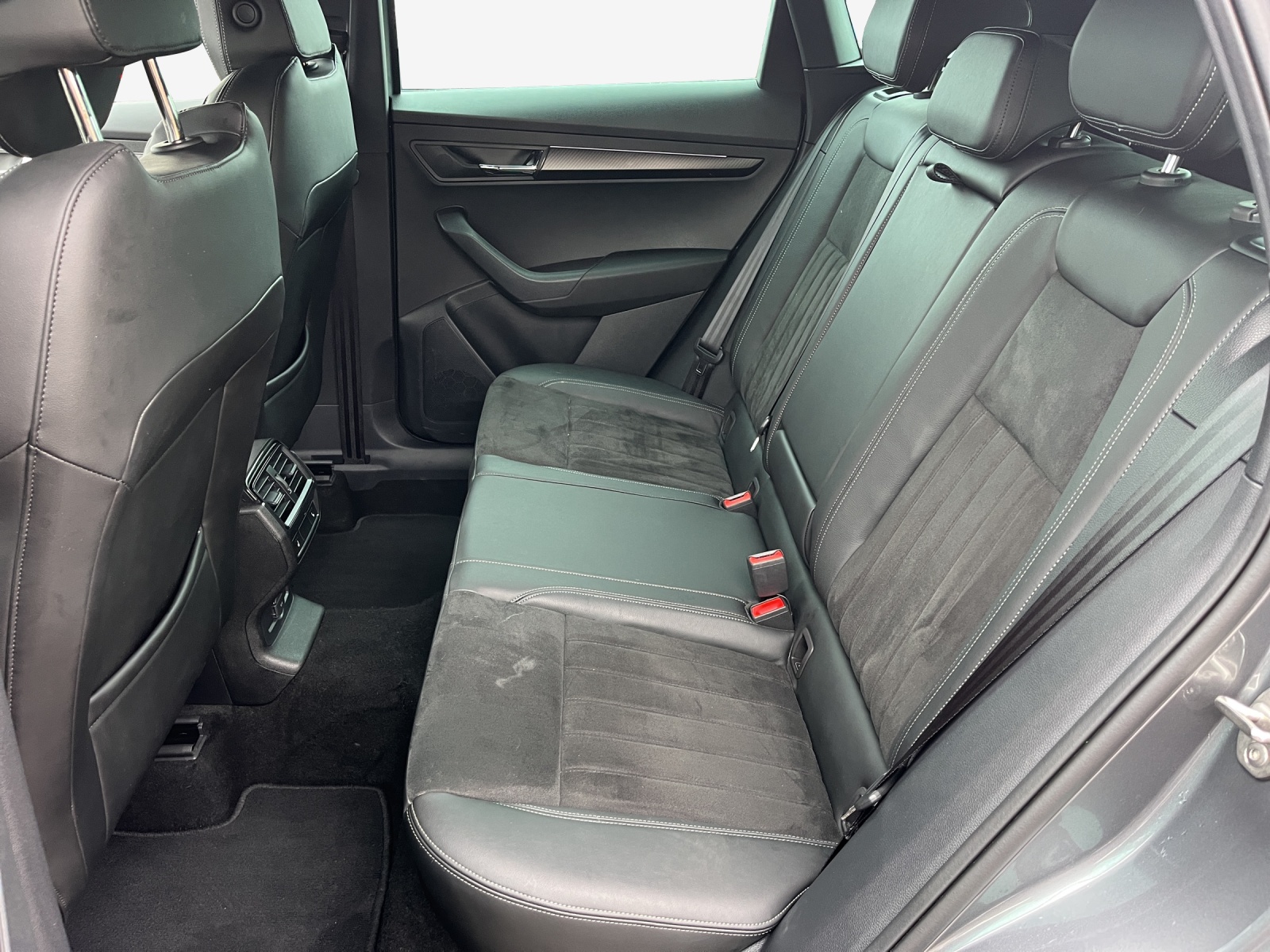 SKODA Karoq 2.0 TSI SportLine 4x4 DSG-image-11