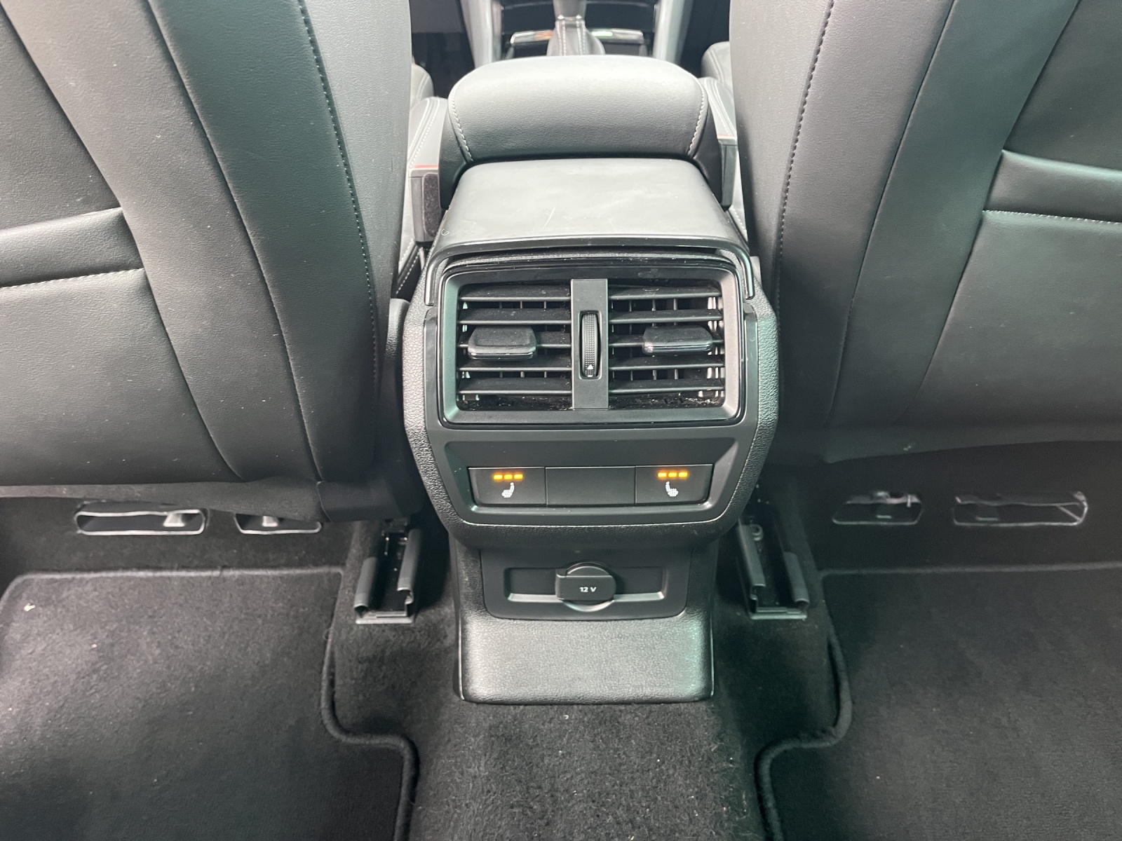 SKODA Karoq 2.0 TSI SportLine 4x4 DSG-image-15