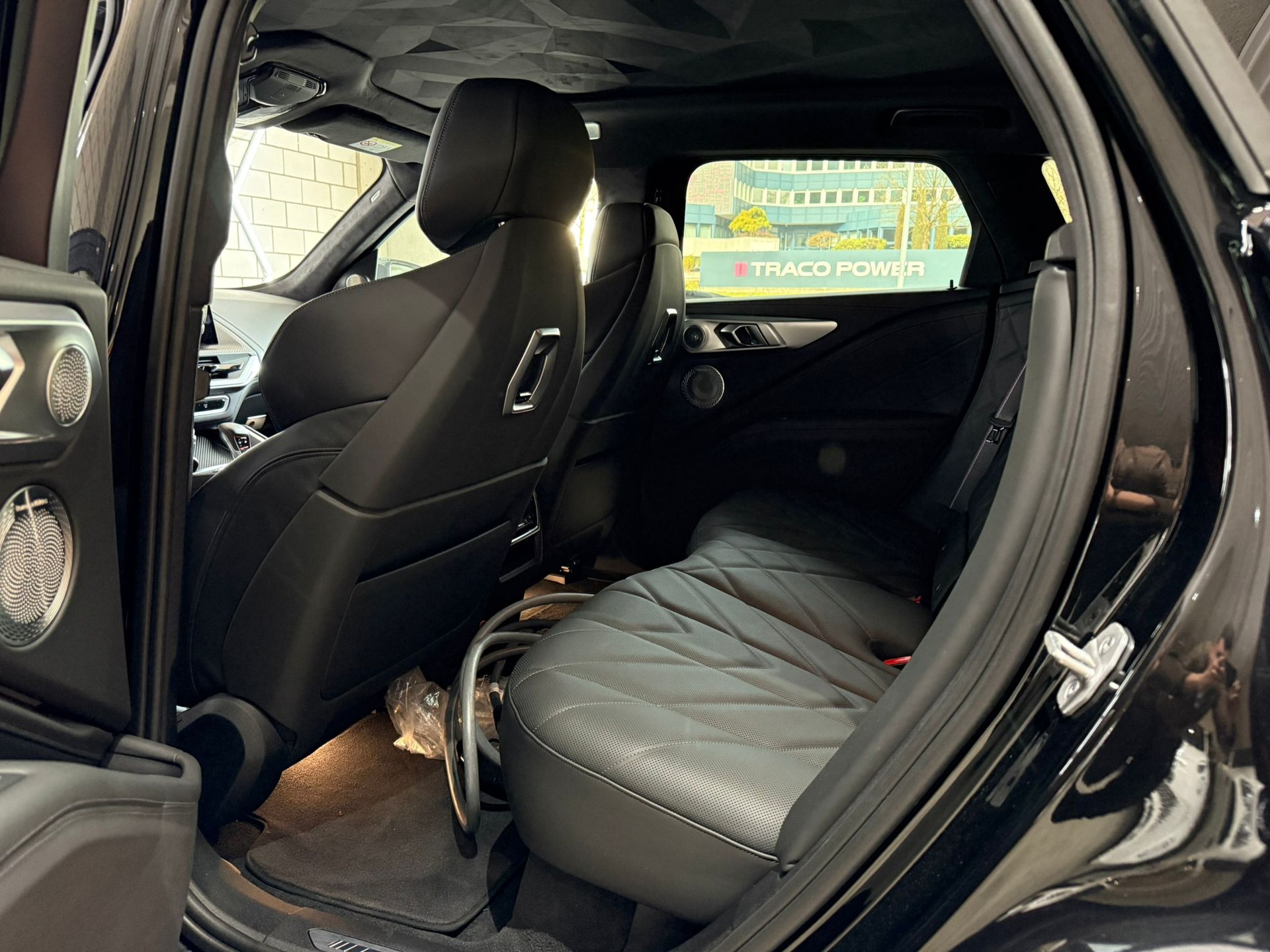 BMW XM xDrive PHEV Steptronic-image-11