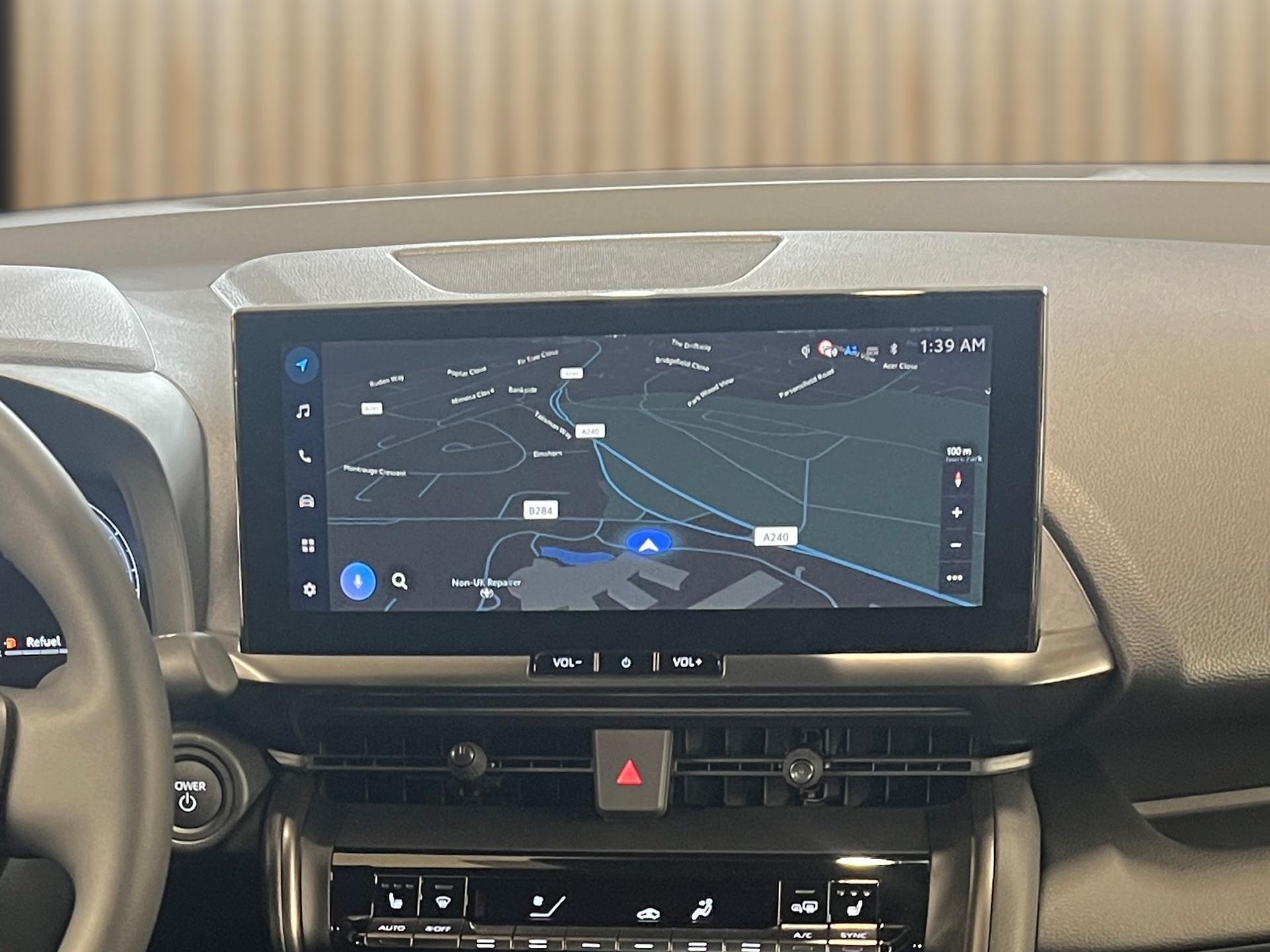 TOYOTA C-HR 2.0 PHEV CVT Swiss Edition-image-12