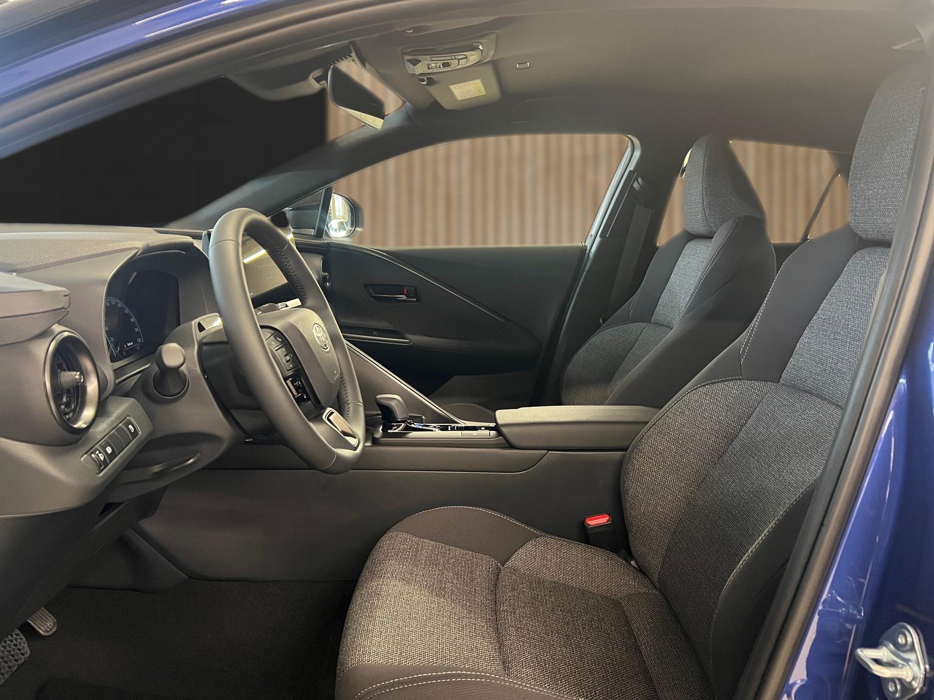 TOYOTA C-HR 2.0 PHEV CVT Swiss Edition-image-10