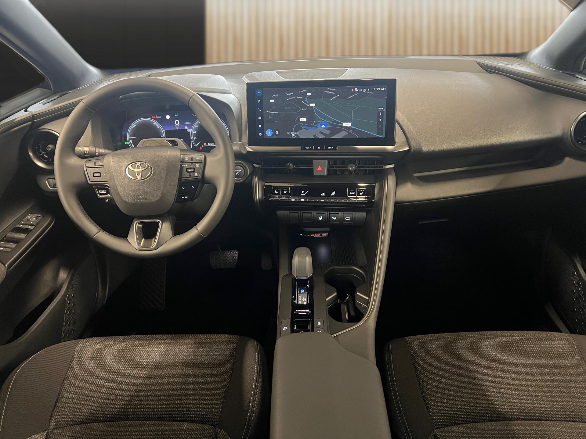 TOYOTA C-HR 2.0 PHEV CVT Swiss Edition-image-13
