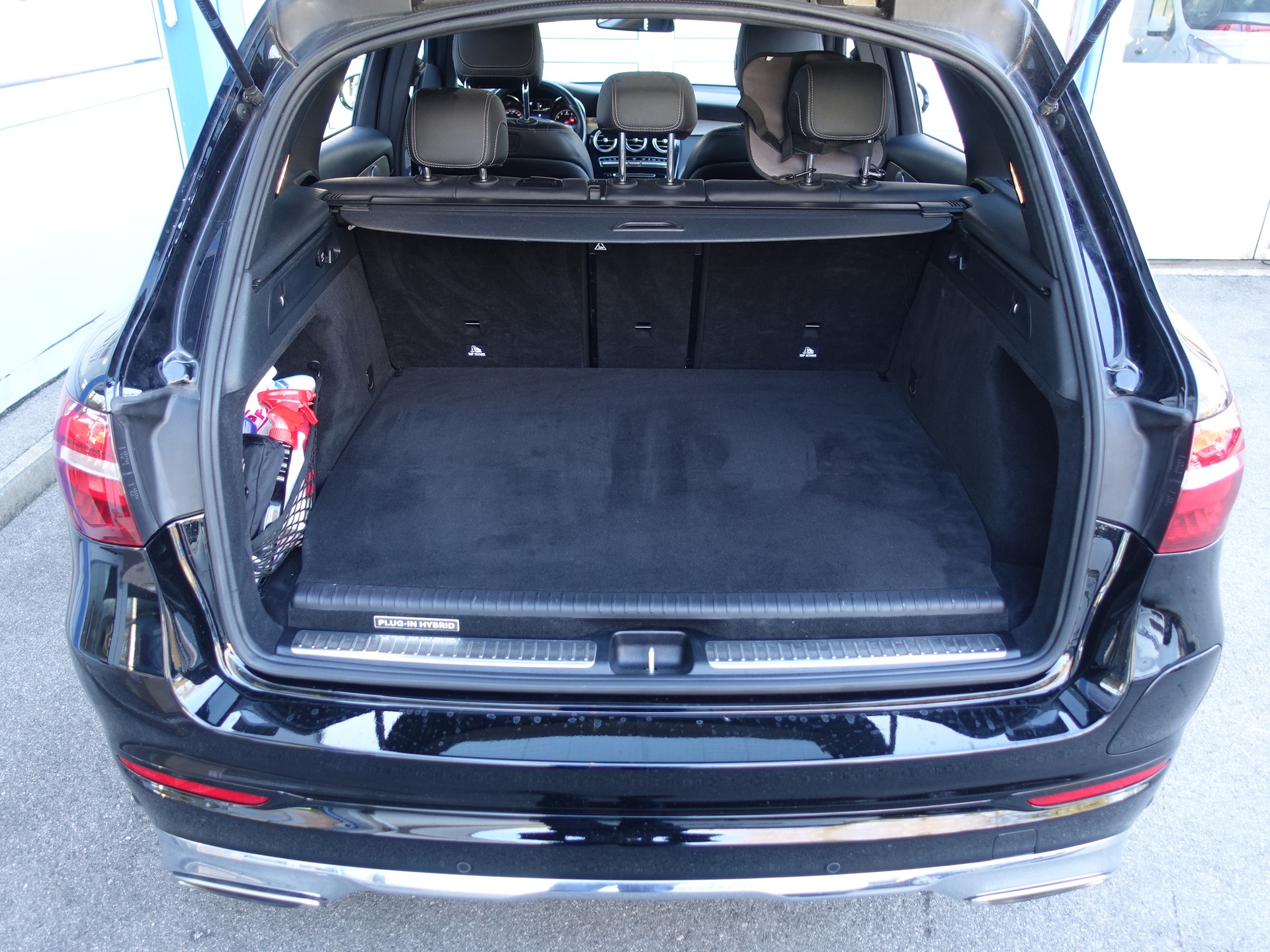 MERCEDES-BENZ GLC 350 e AMG Line 4Matic 7G-Tronic-image-16