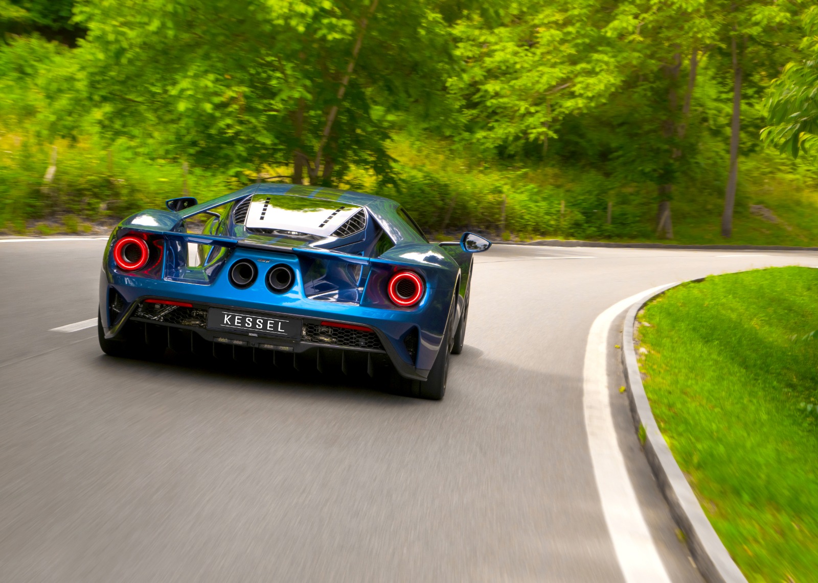 FORD GT-image-2