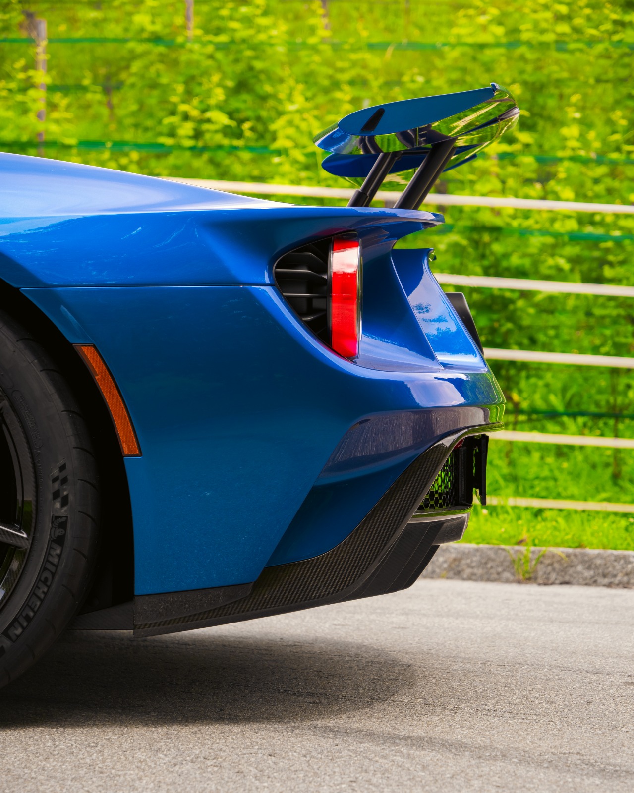 FORD GT-image-10