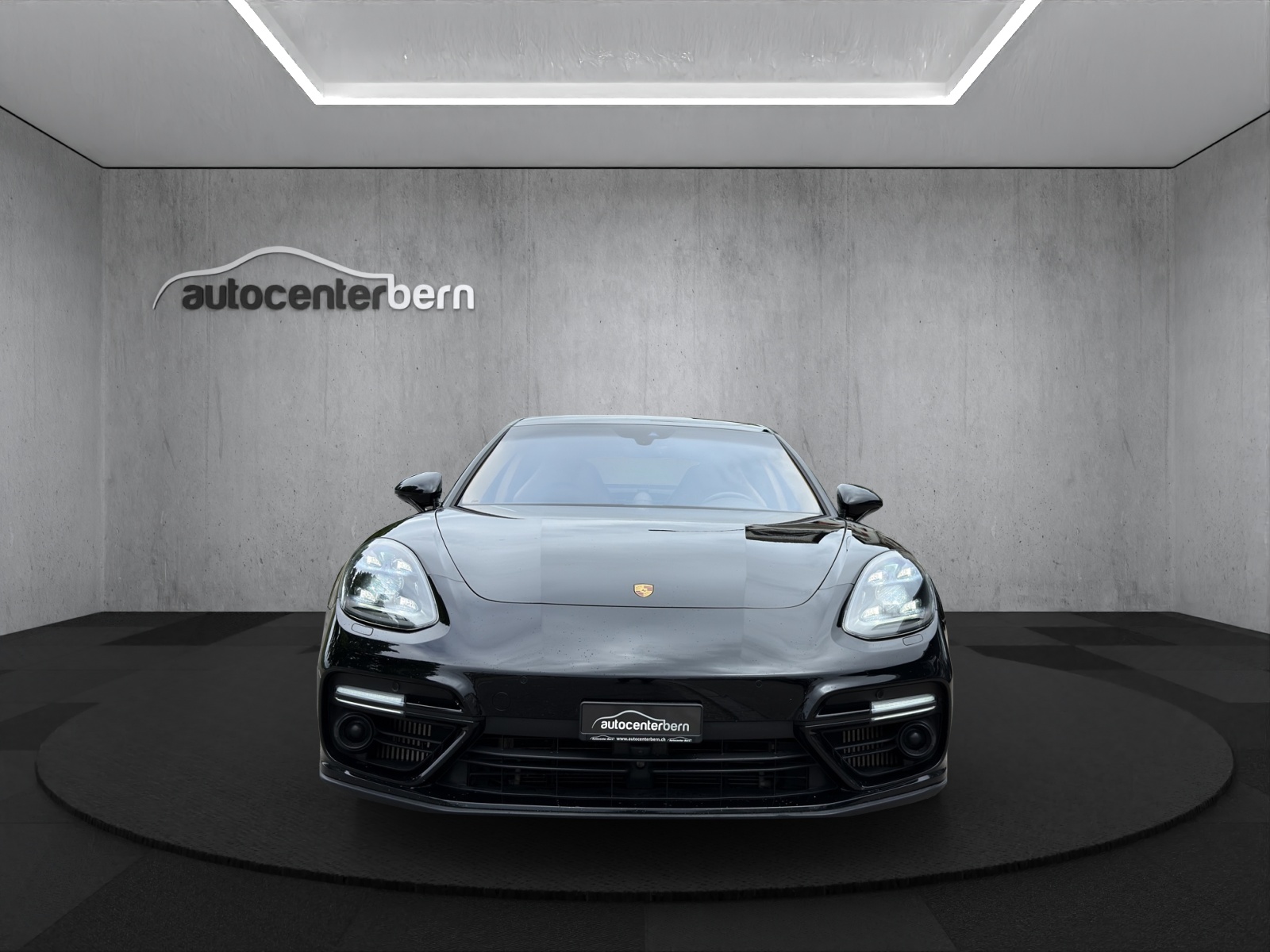 PORSCHE Panamera Turbo PDK-image-1