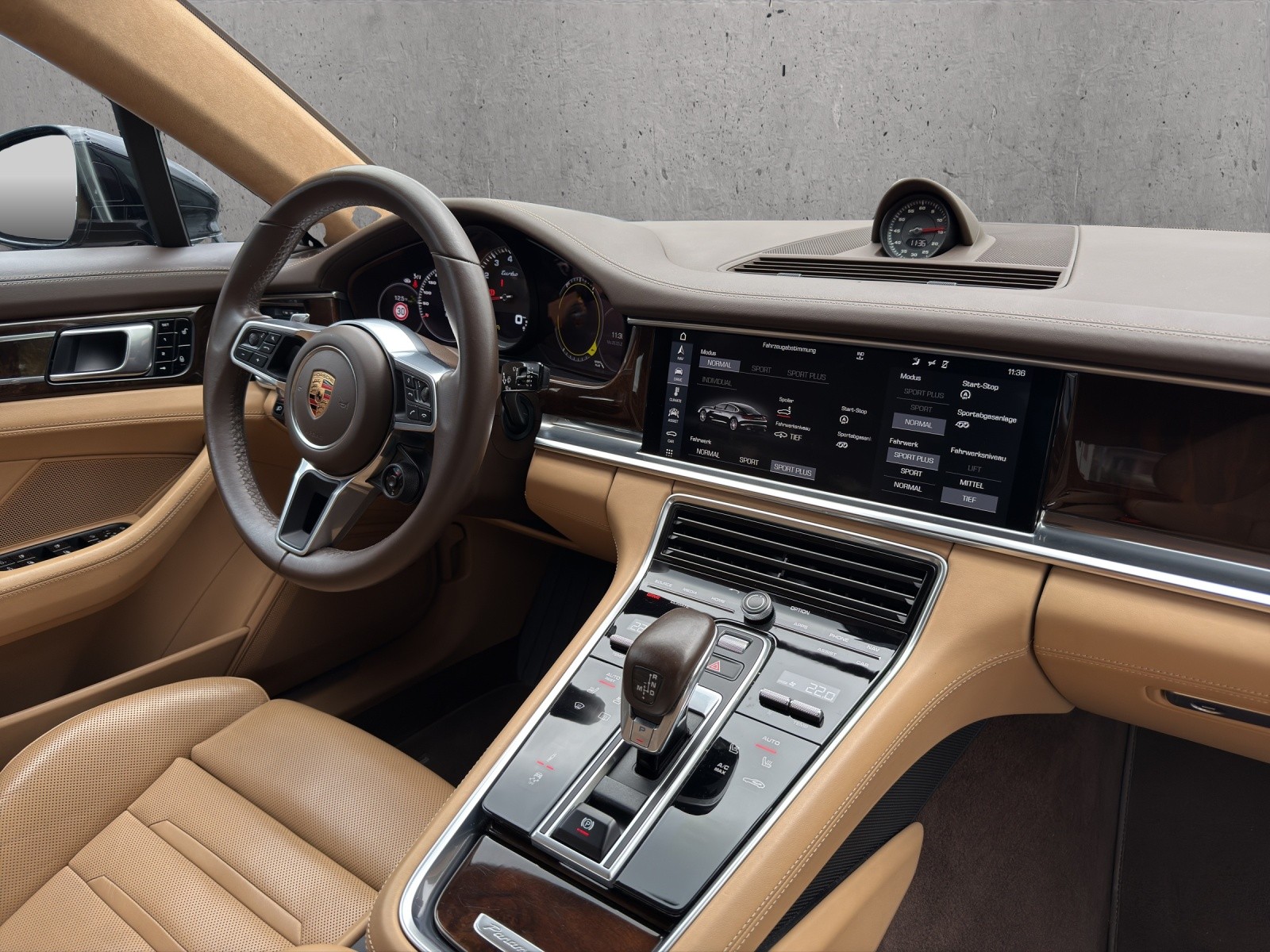 PORSCHE Panamera Turbo PDK-image-10