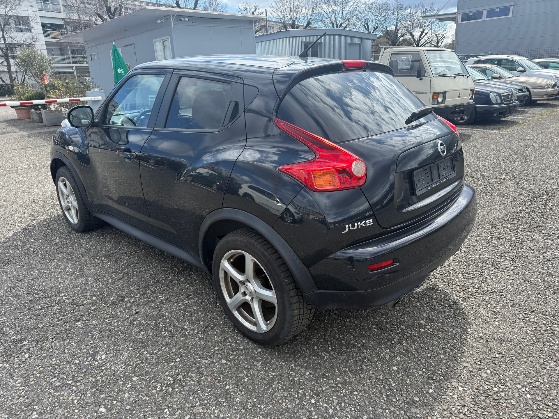 NISSAN Juke 1.6 DIG-T tekna 4x4 Xtronic M-CVT-image-3