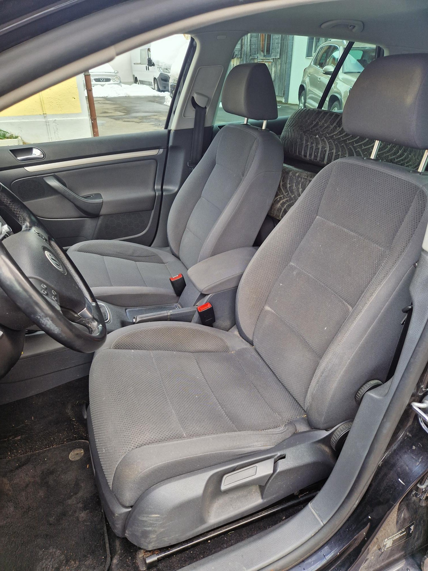 VW Golf 2.0 FSI Comfortline 4Motion-image-4