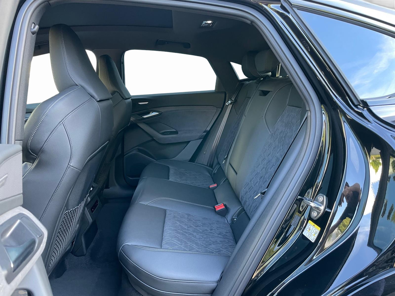 AUDI Q6 e-tron quattro-image-6
