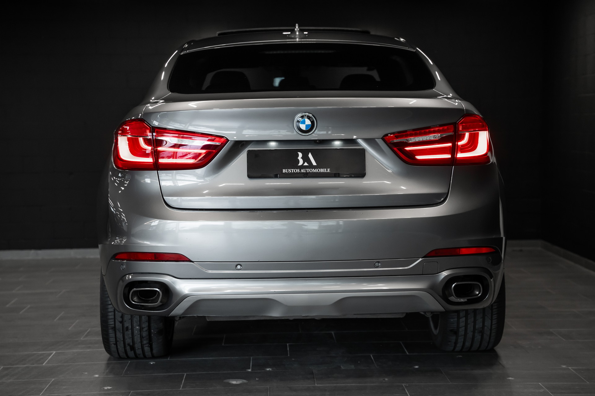 BMW X6 xDrive 40d / M-Paket / Head-up / Display Lenkradheizung / Schiebedach / 8 Fach / Sitzheizung hinten / Intelligent Safety-image-7