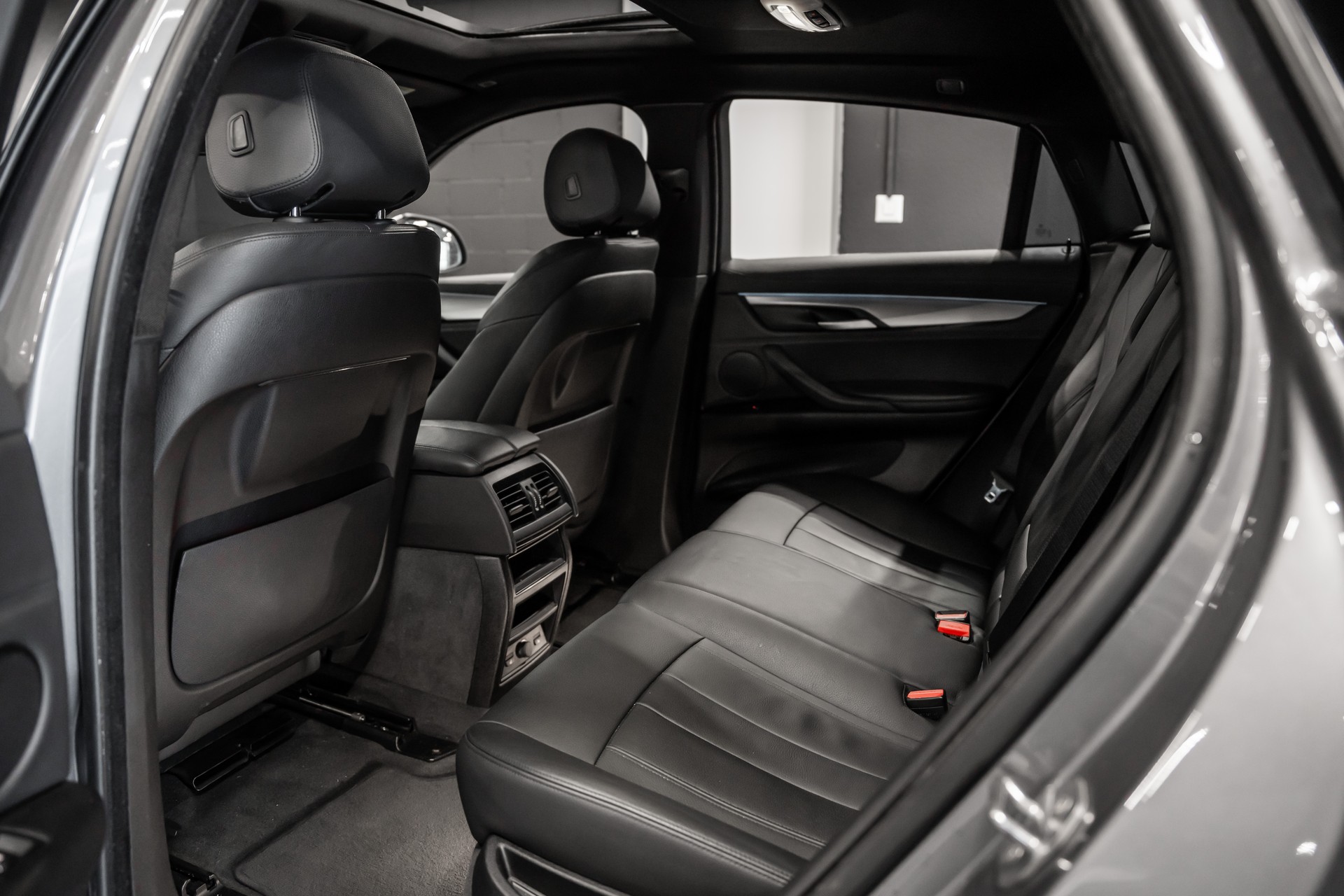 BMW X6 xDrive 40d / M-Paket / Head-up / Display Lenkradheizung / Schiebedach / 8 Fach / Sitzheizung hinten / Intelligent Safety-image-12