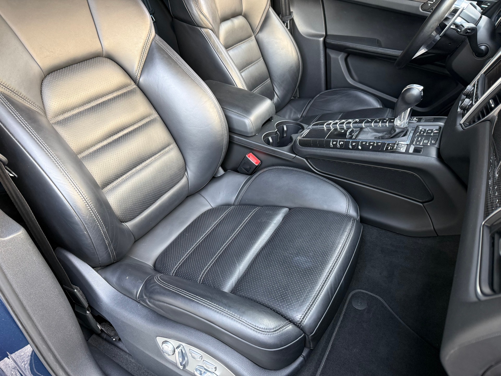 PORSCHE Macan Turbo PDK-image-9