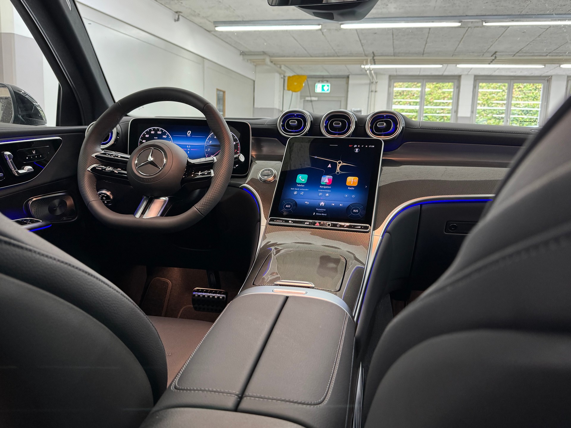 MERCEDES-BENZ GLC 200 4Matic-image-8