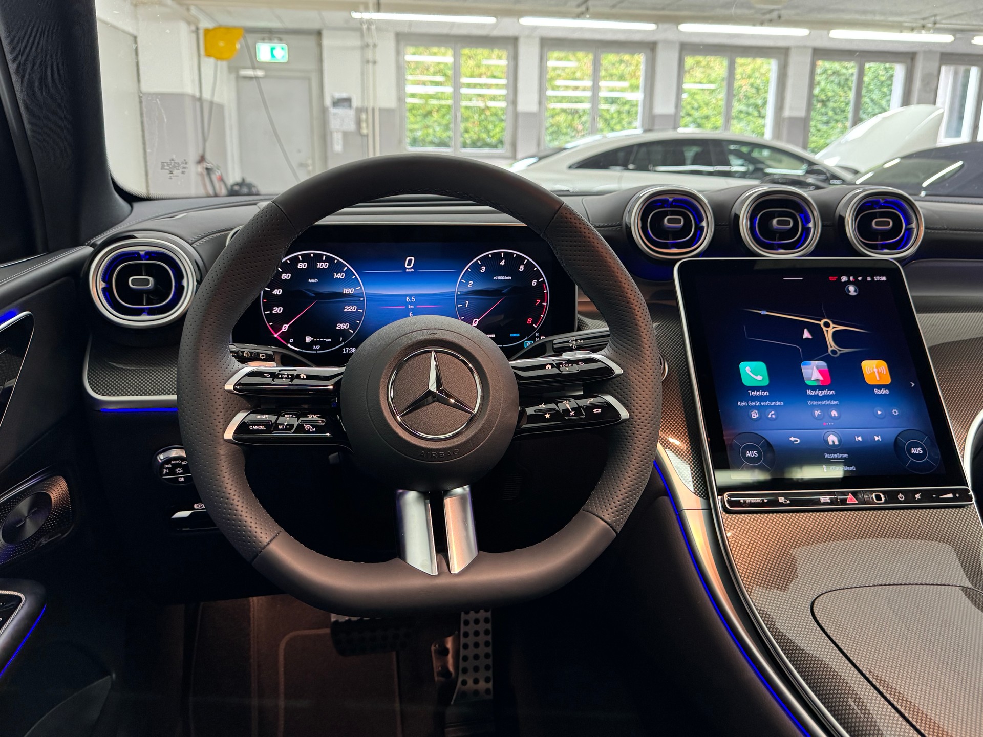 MERCEDES-BENZ GLC 200 4Matic-image-9