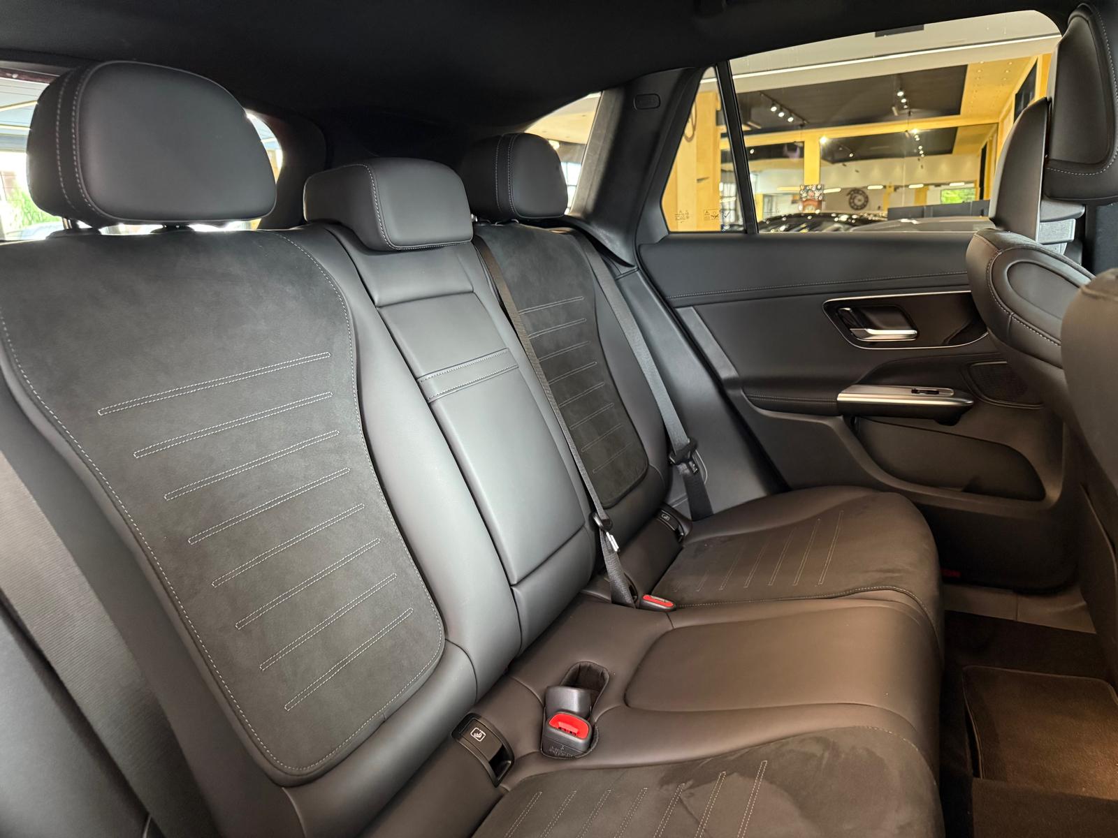 MERCEDES-BENZ GLC 300 d 4Matic 9G-Tronic AMG Line-image-20