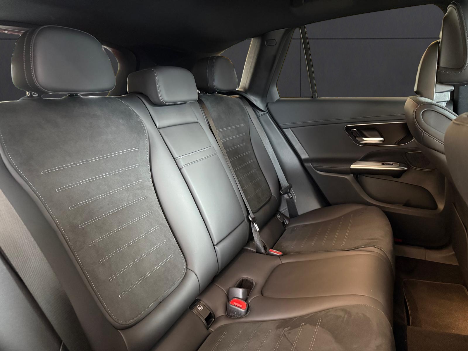MERCEDES-BENZ GLC 300 d 4Matic 9G-Tronic AMG Line-image-20