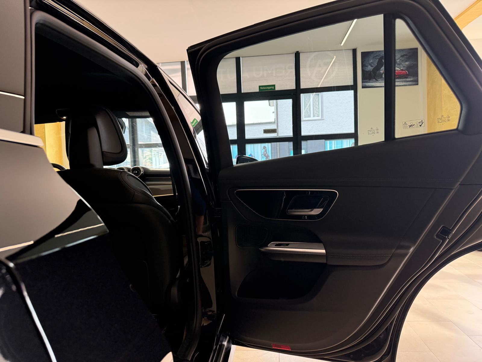 MERCEDES-BENZ GLC 300 d 4Matic 9G-Tronic AMG Line-image-18
