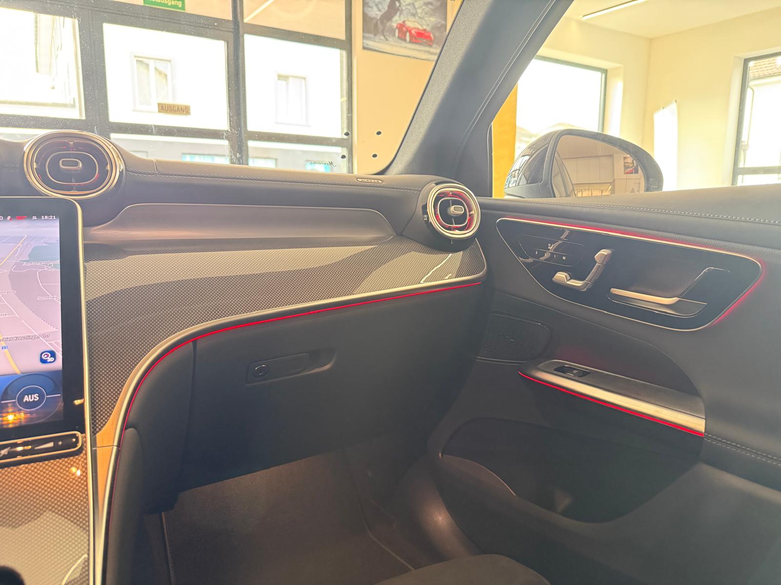 MERCEDES-BENZ GLC 300 d 4Matic 9G-Tronic AMG Line-image-15