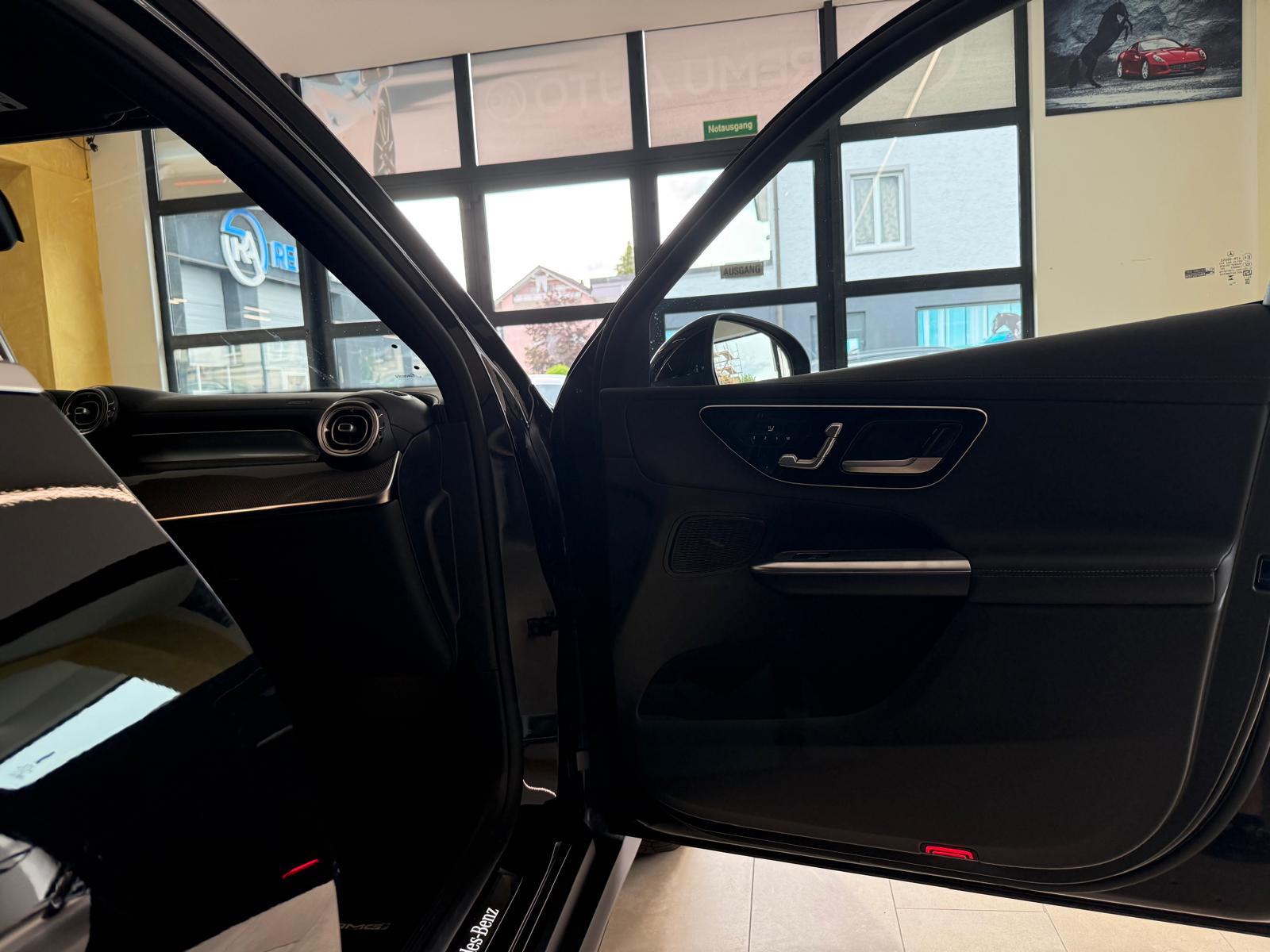 MERCEDES-BENZ GLC 300 d 4Matic 9G-Tronic AMG Line-image-17