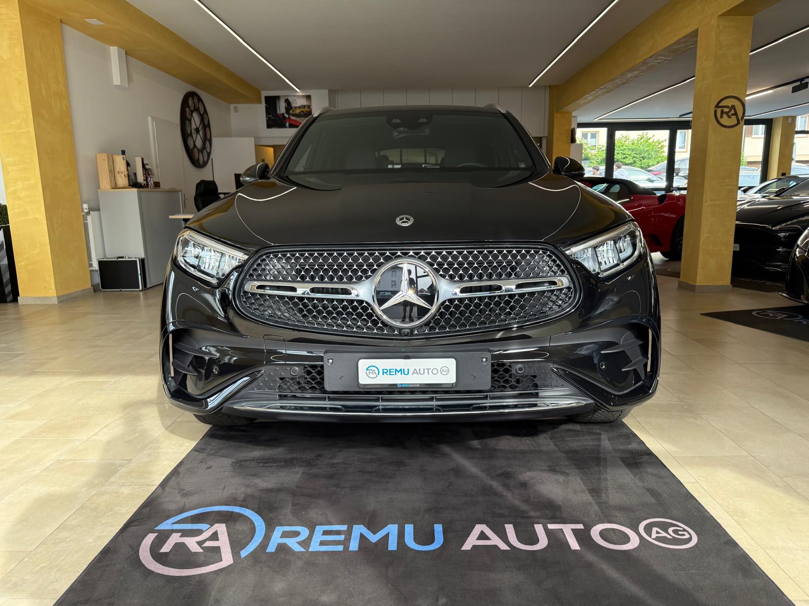 MERCEDES-BENZ GLC 300 d 4Matic 9G-Tronic AMG Line-image-9