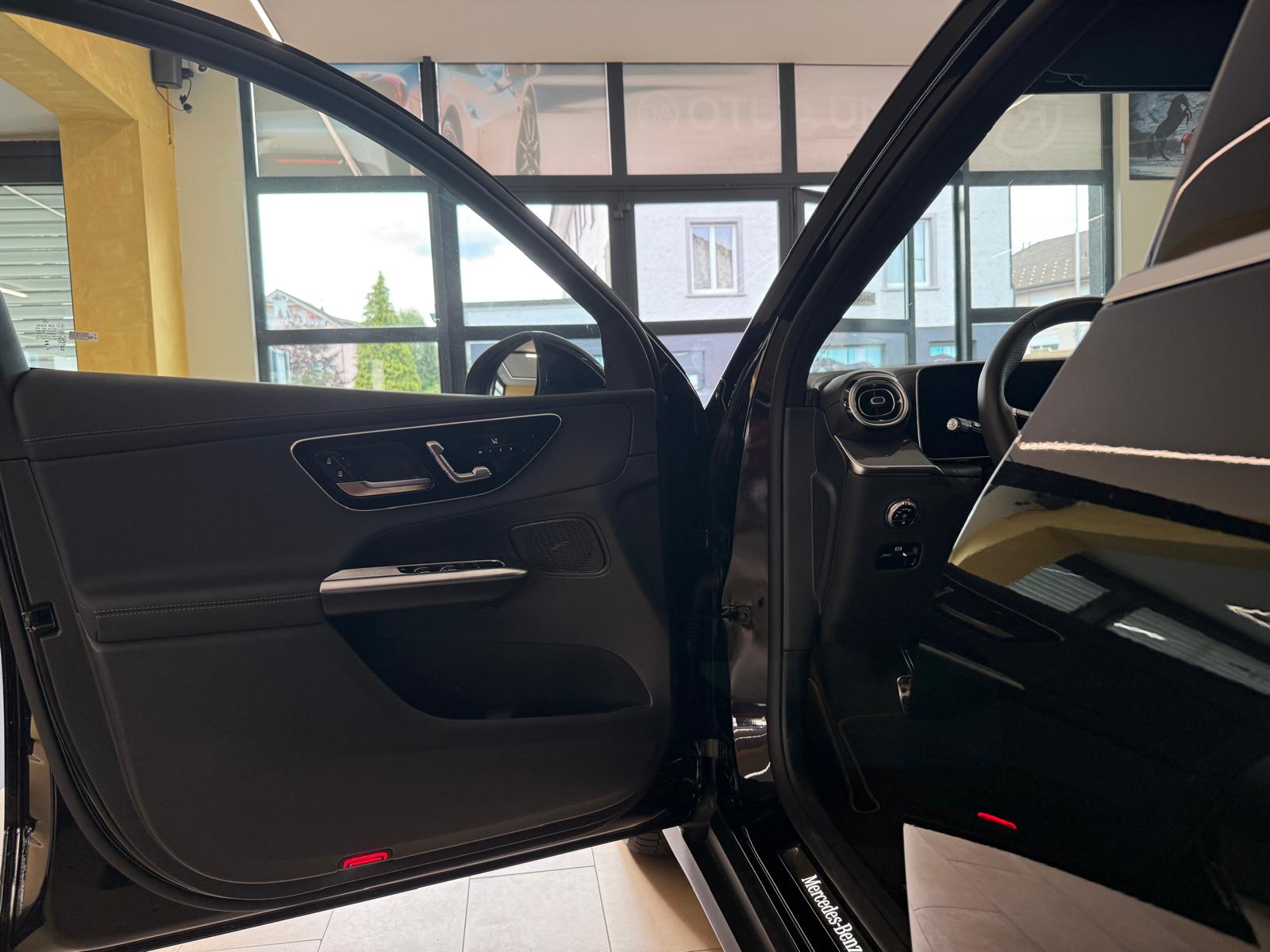 MERCEDES-BENZ GLC 300 d 4Matic 9G-Tronic AMG Line-image-10