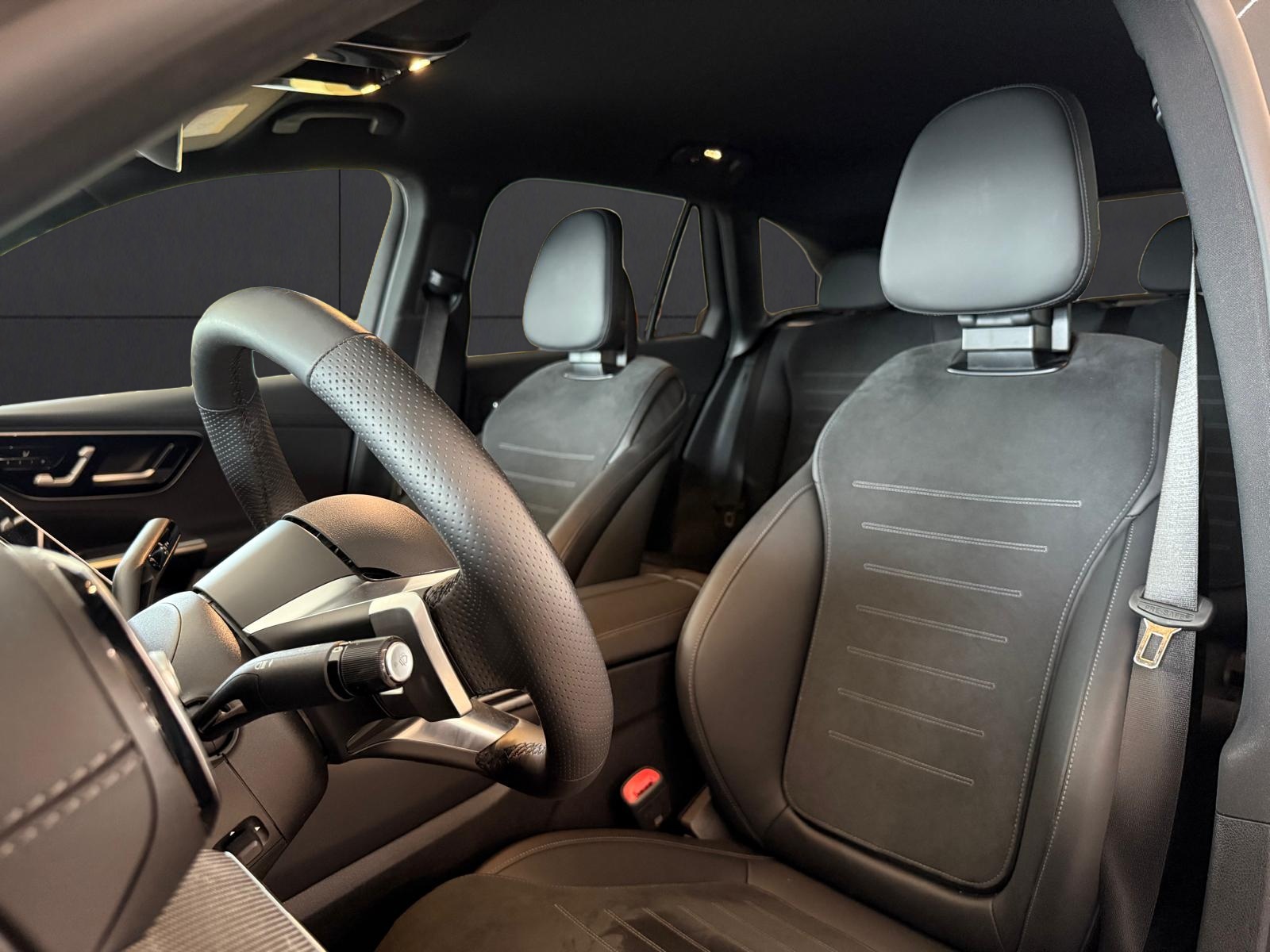 MERCEDES-BENZ GLC 300 d 4Matic 9G-Tronic AMG Line-image-12