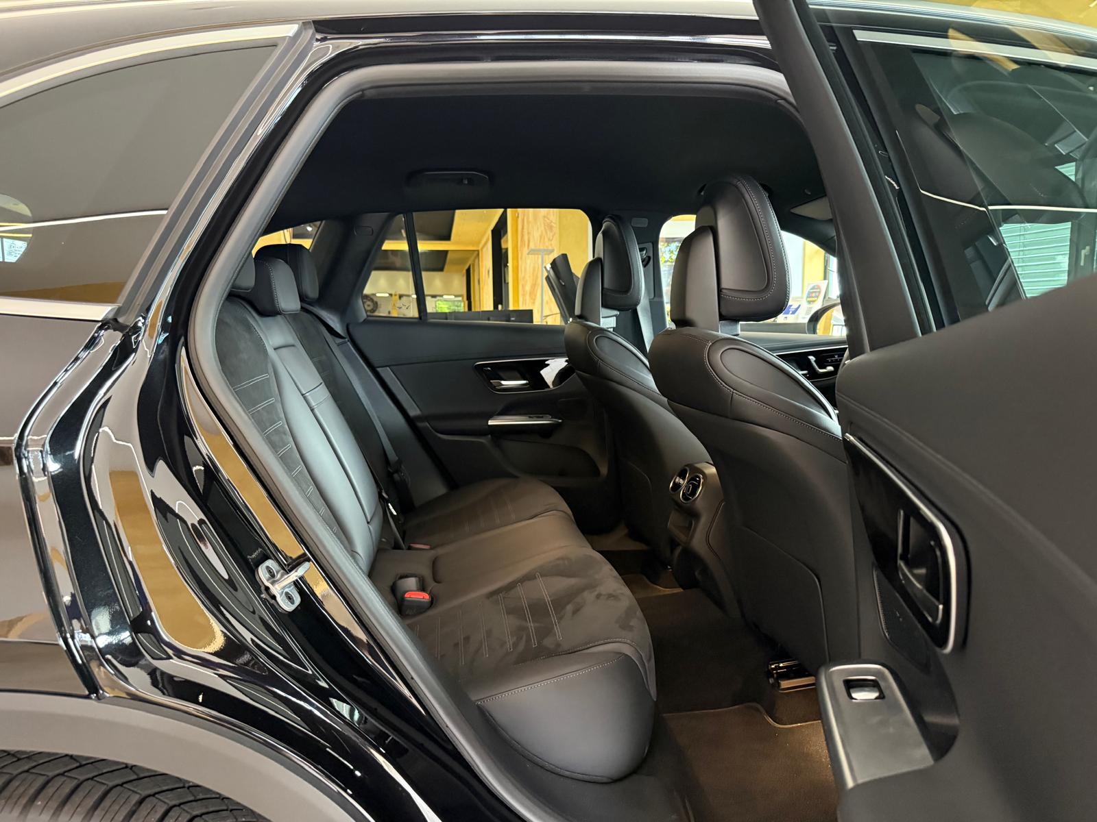 MERCEDES-BENZ GLC 300 d 4Matic 9G-Tronic AMG Line-image-19