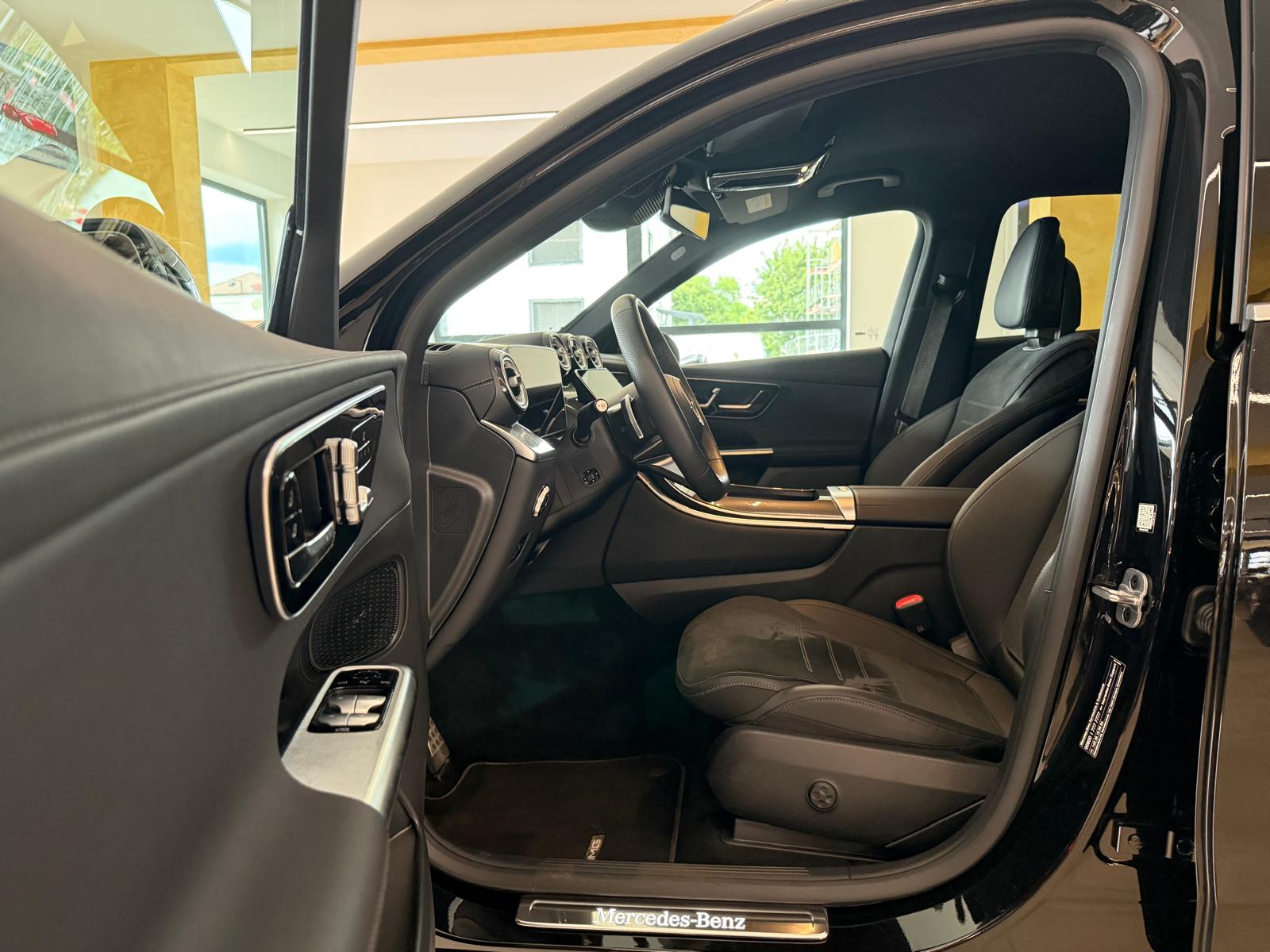 MERCEDES-BENZ GLC 300 d 4Matic 9G-Tronic AMG Line-image-11