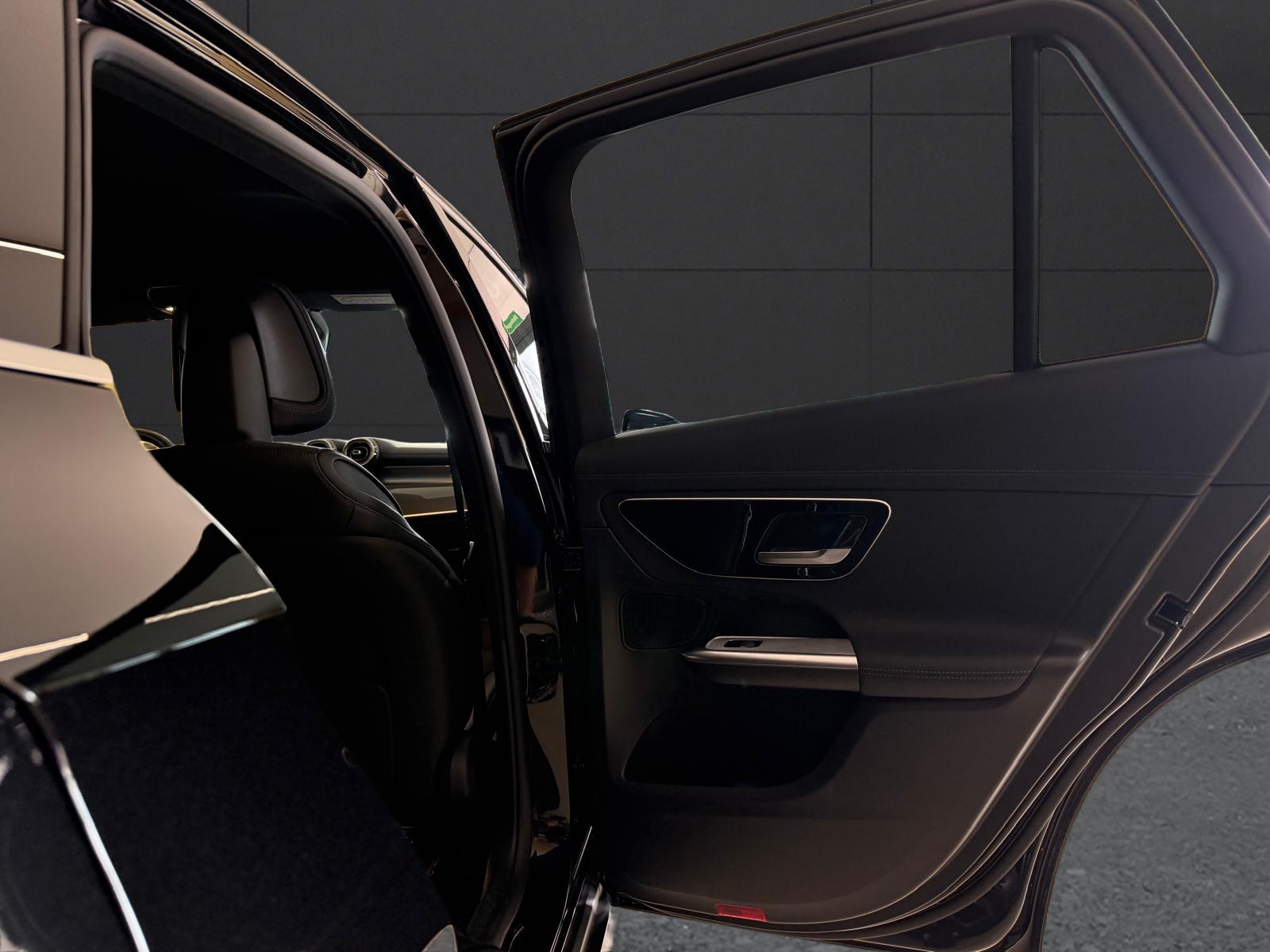 MERCEDES-BENZ GLC 300 d 4Matic 9G-Tronic AMG Line-image-18