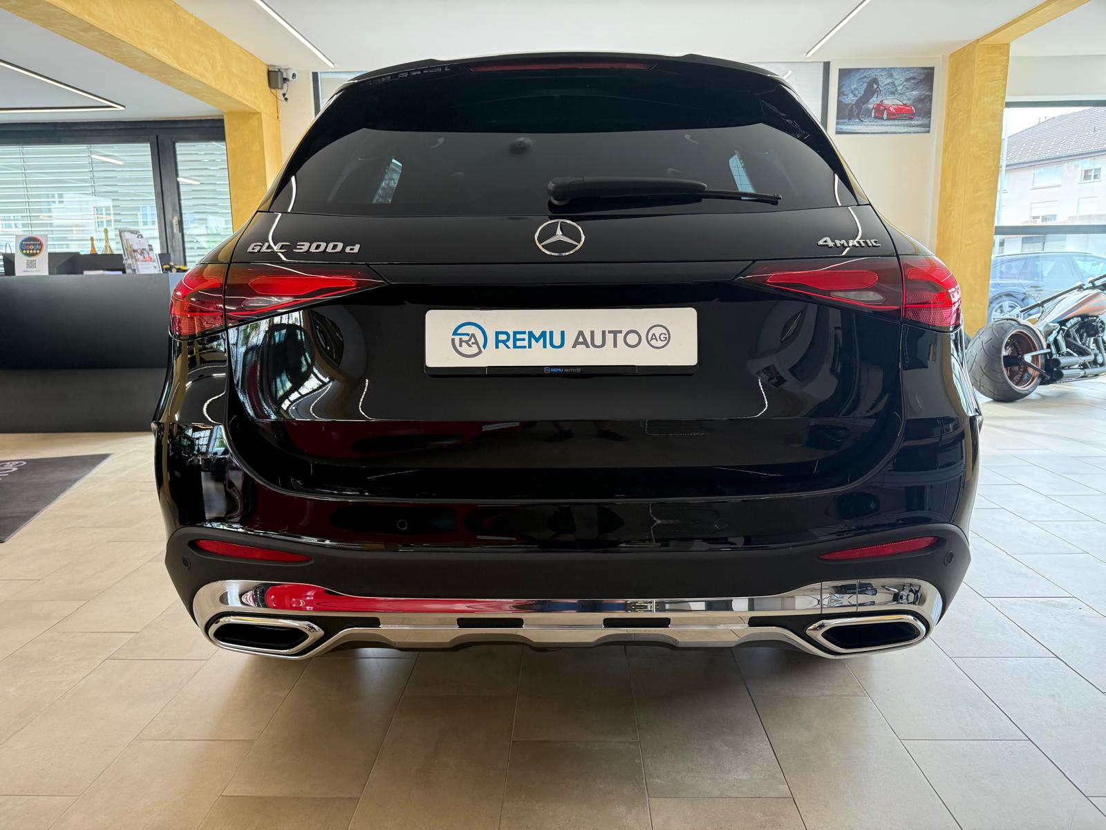 MERCEDES-BENZ GLC 300 d 4Matic 9G-Tronic AMG Line-showroom-element-3