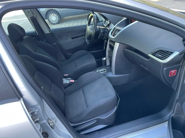 PEUGEOT 207 SW 1.6 16V Sport Automatic-image-17
