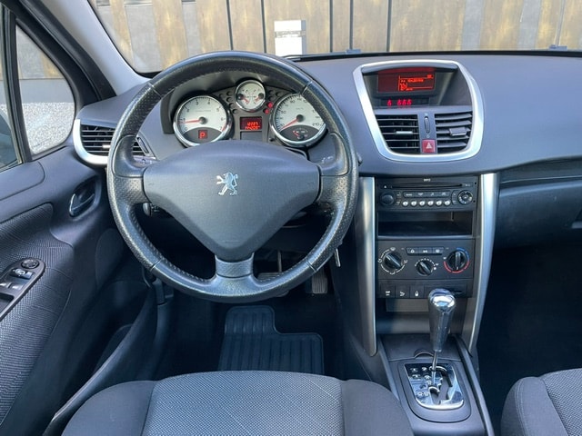 PEUGEOT 207 SW 1.6 16V Sport Automatic-image-14