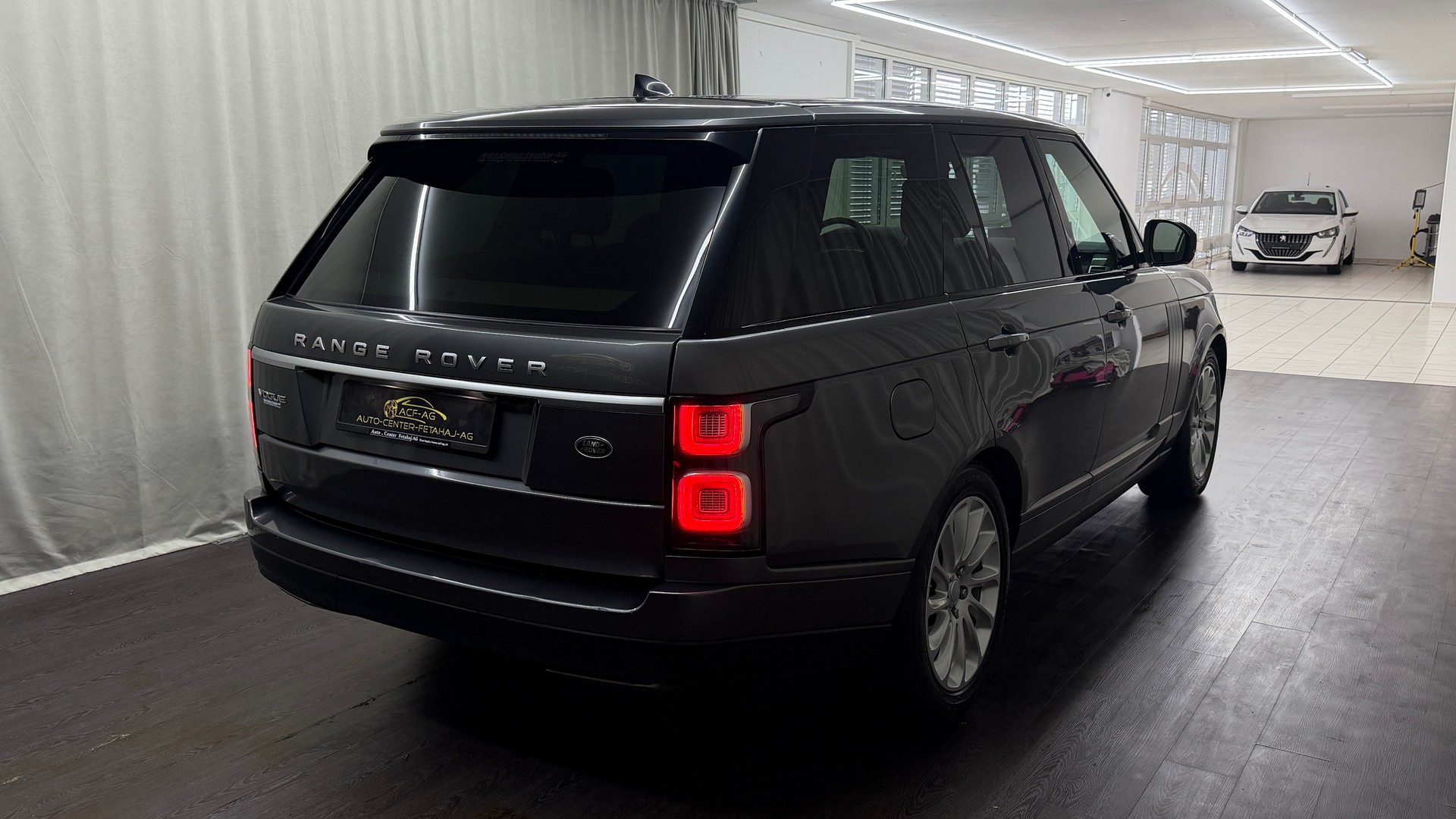 LAND ROVER Range Rover 3.0 SDV6 Vogue Automatic-image-3