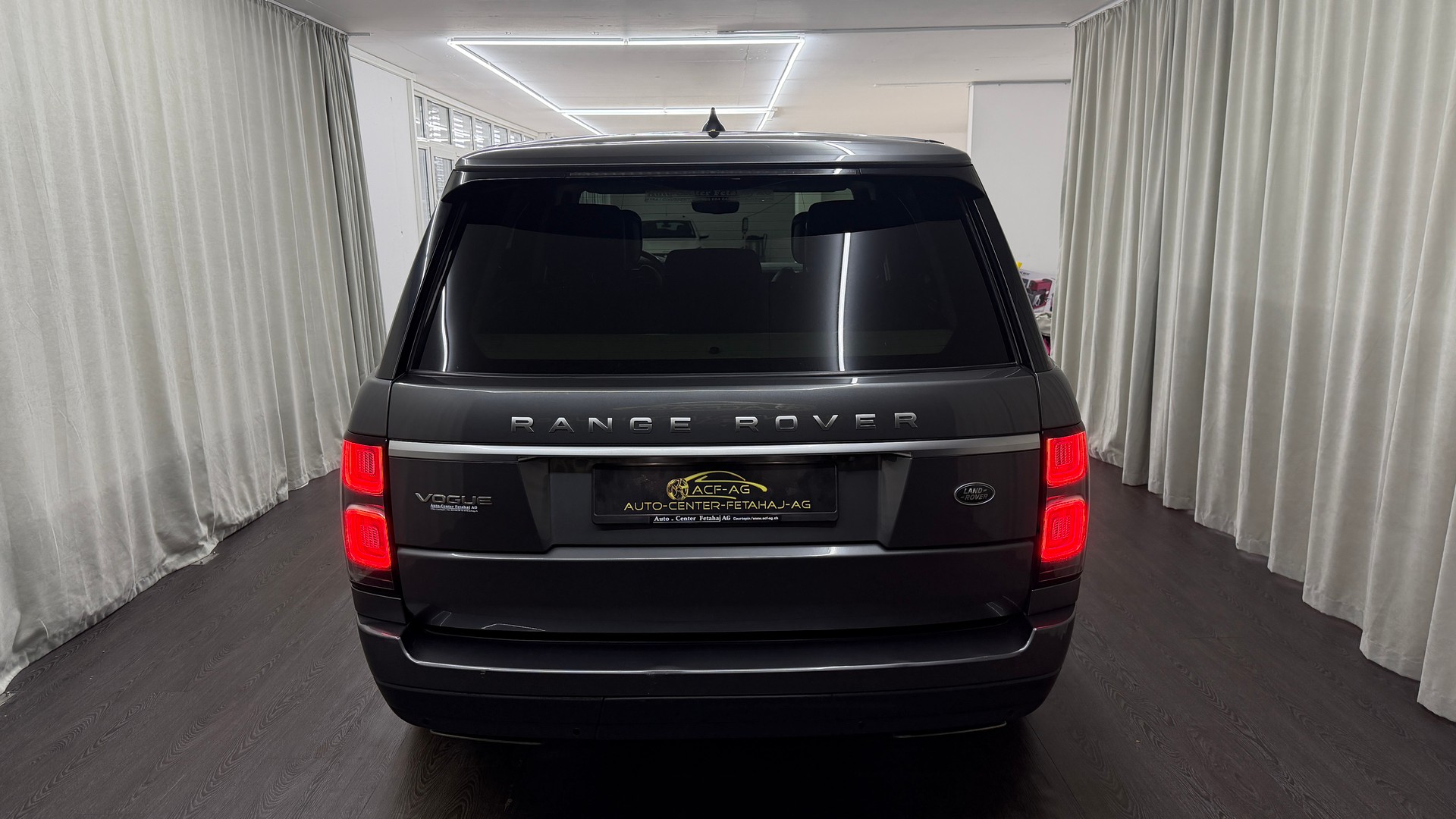 LAND ROVER Range Rover 3.0 SDV6 Vogue Automatic-image-4