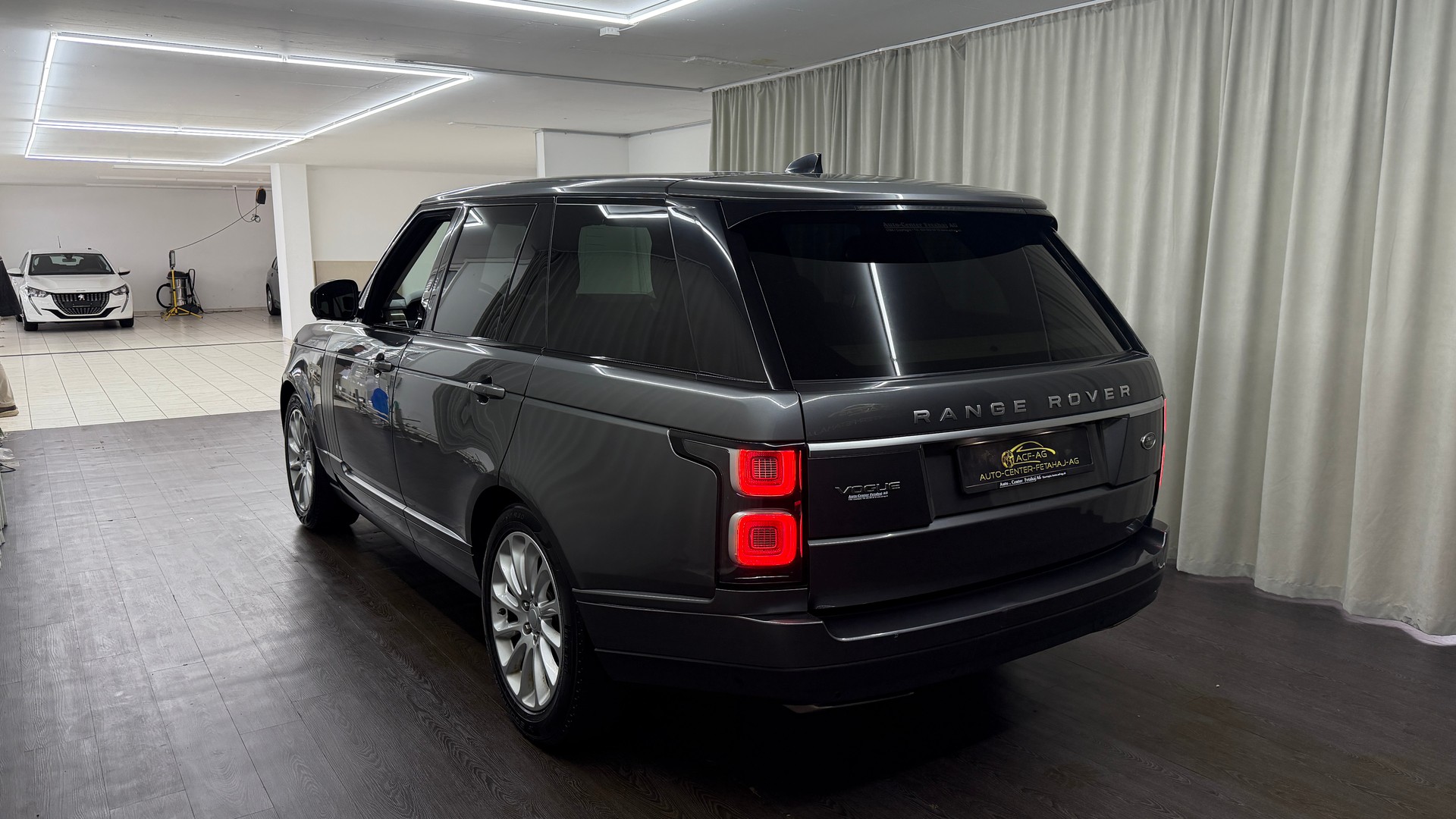 LAND ROVER Range Rover 3.0 SDV6 Vogue Automatic-image-5