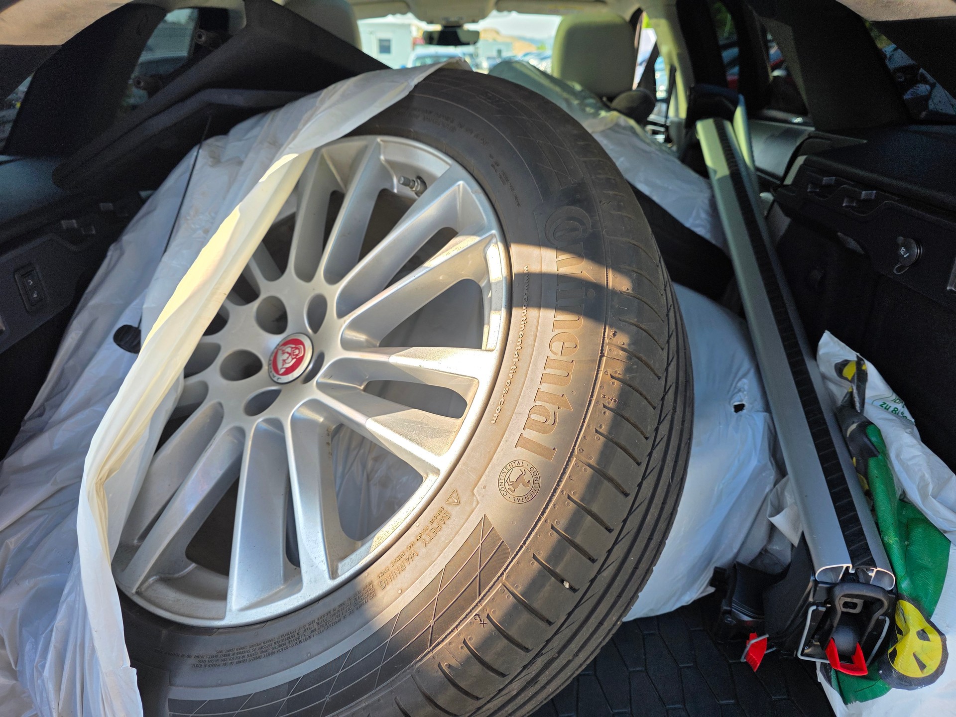 JAGUAR F-Pace 25d Pure AWD Automatik * ab MFK / Frisch ab Service / 12MT Garantie / Gratis Lieferung-image-15