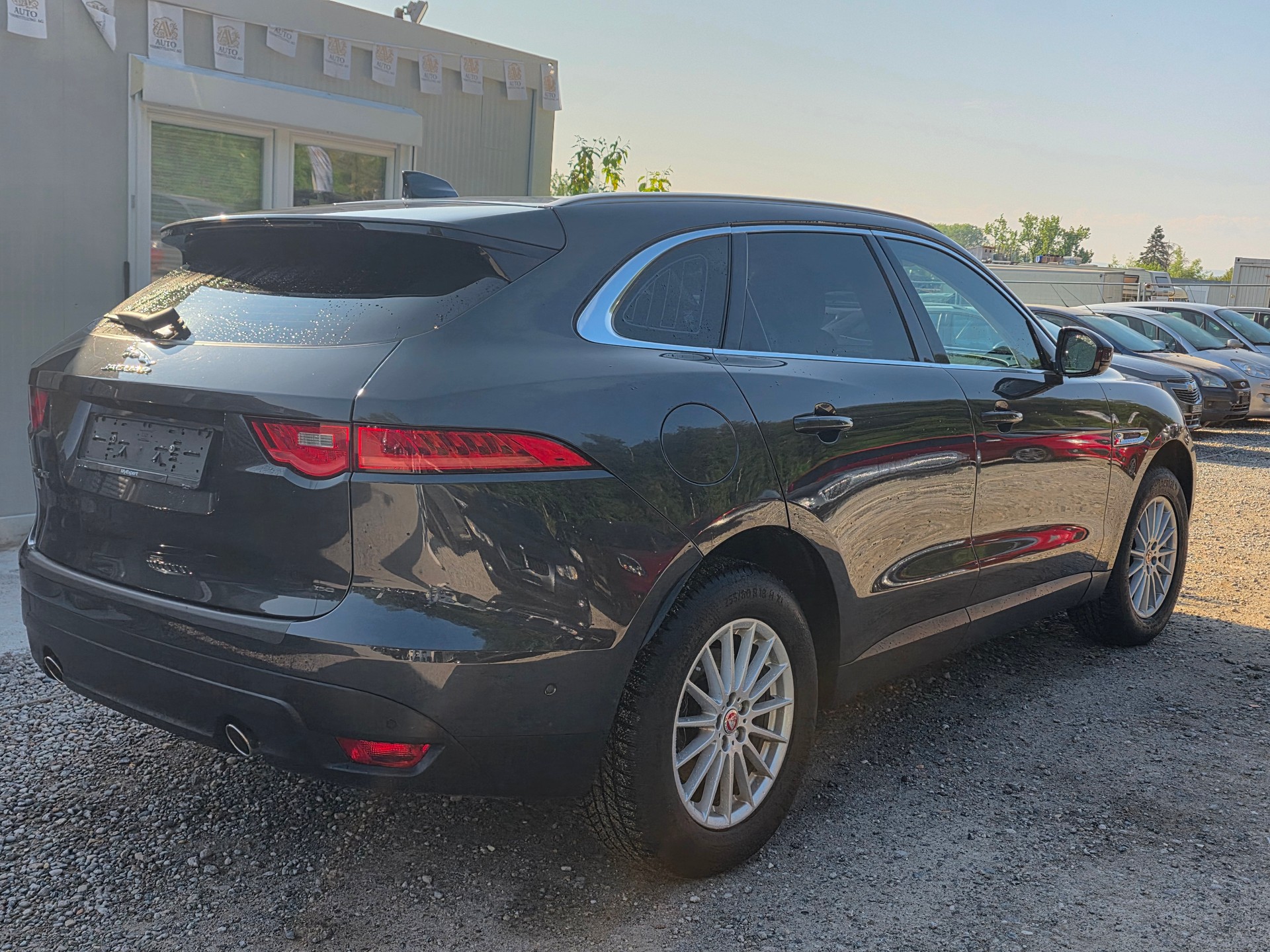 JAGUAR F-Pace 25d Pure AWD Automatik * ab MFK / Frisch ab Service / 12MT Garantie / Gratis Lieferung-image-4