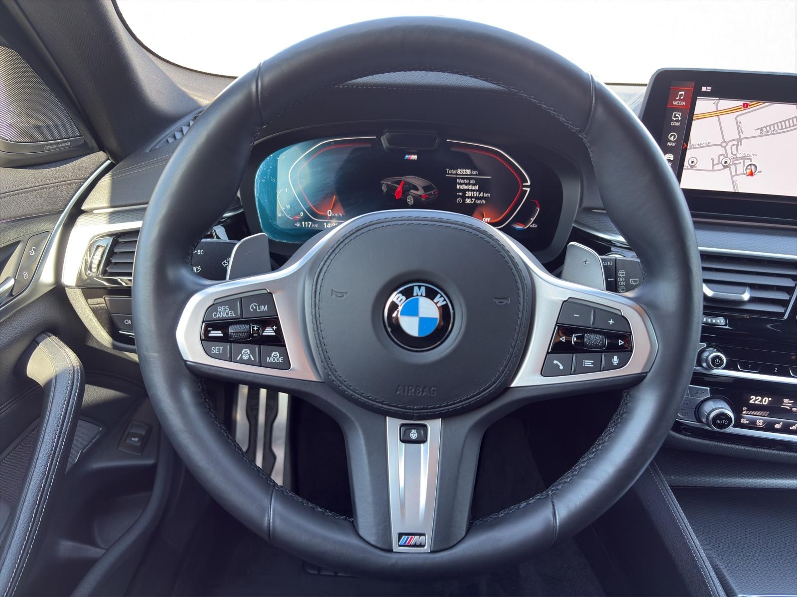 BMW 540i xDrive Touring-image-10