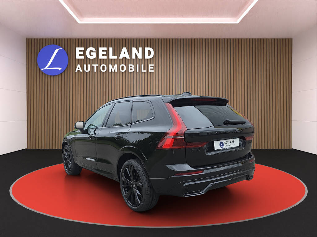 VOLVO XC60 2.0 B5 MH Plus Black Edition AWD-image-4