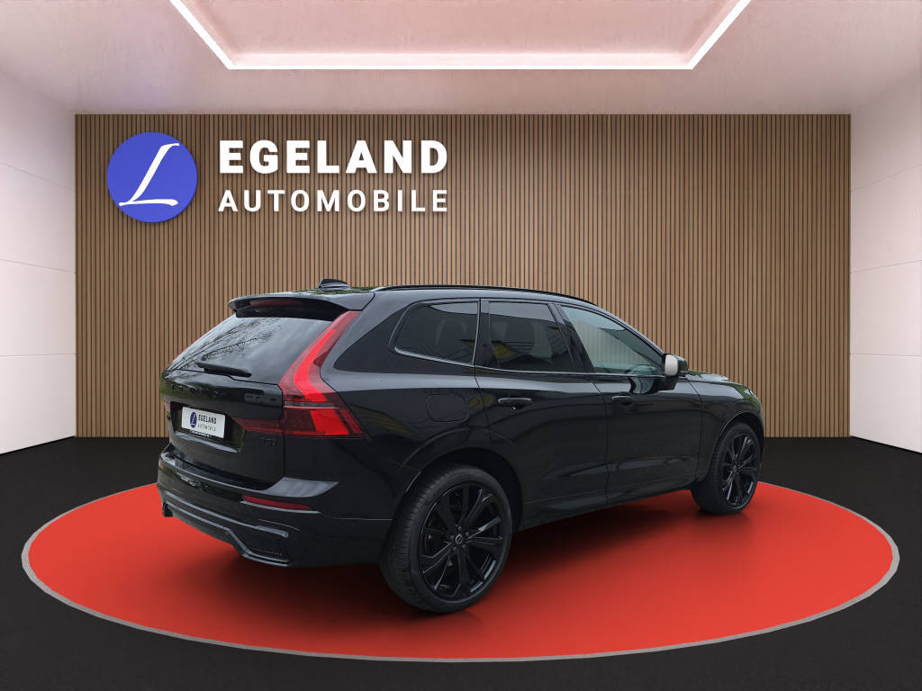 VOLVO XC60 2.0 B5 MH Plus Black Edition AWD-image-3