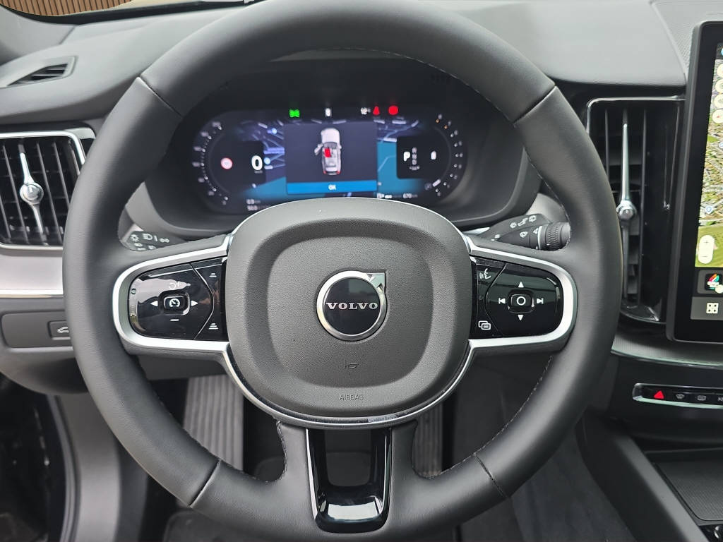 VOLVO XC60 2.0 B5 MH Plus Black Edition AWD-image-15