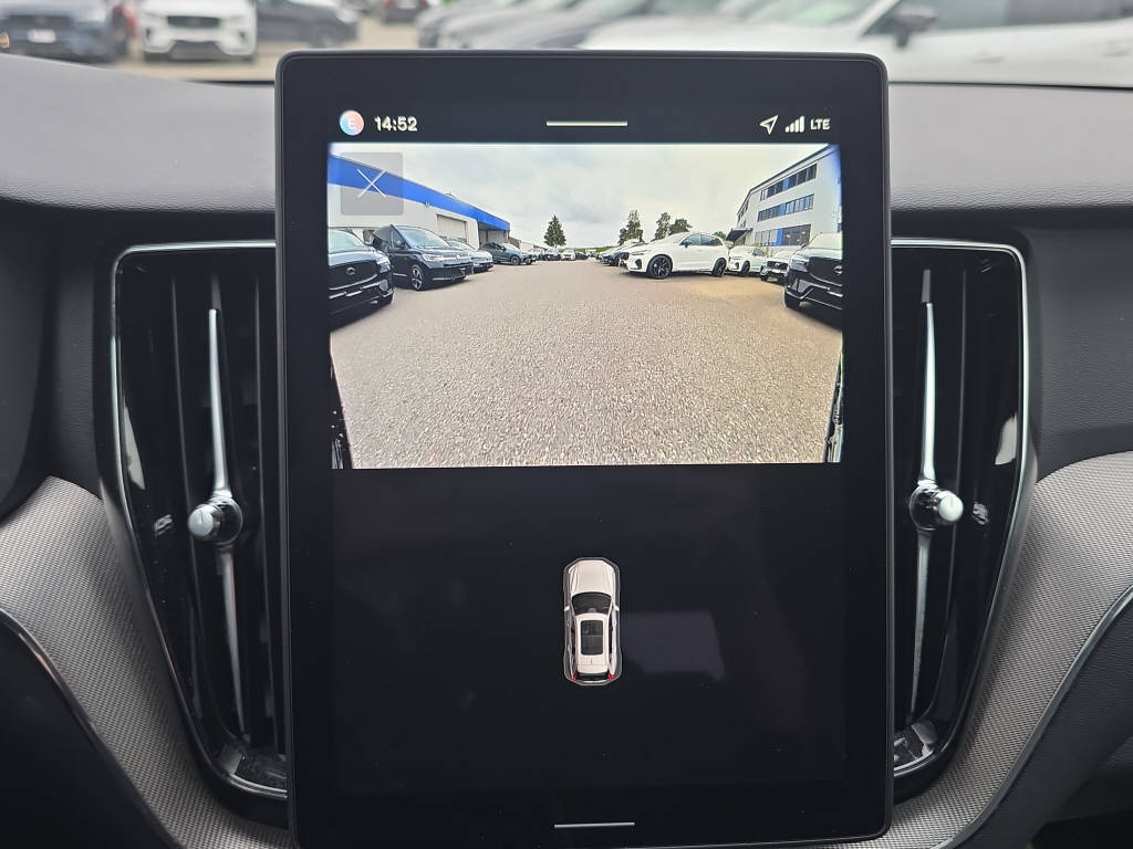 VOLVO XC60 2.0 B5 MH Plus Black Edition AWD-image-22