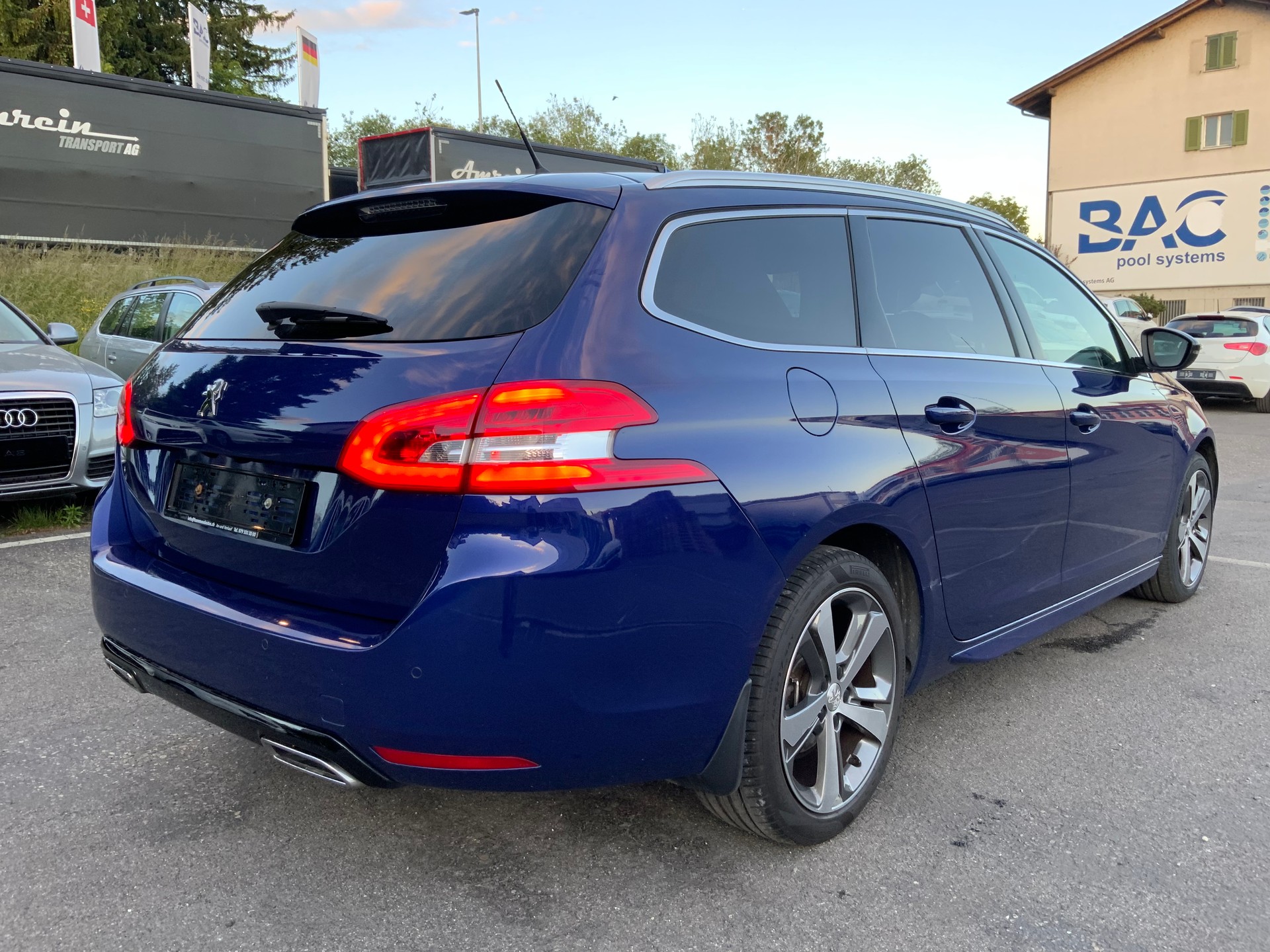 PEUGEOT 308 SW 1.2 THP GT Line-image-3