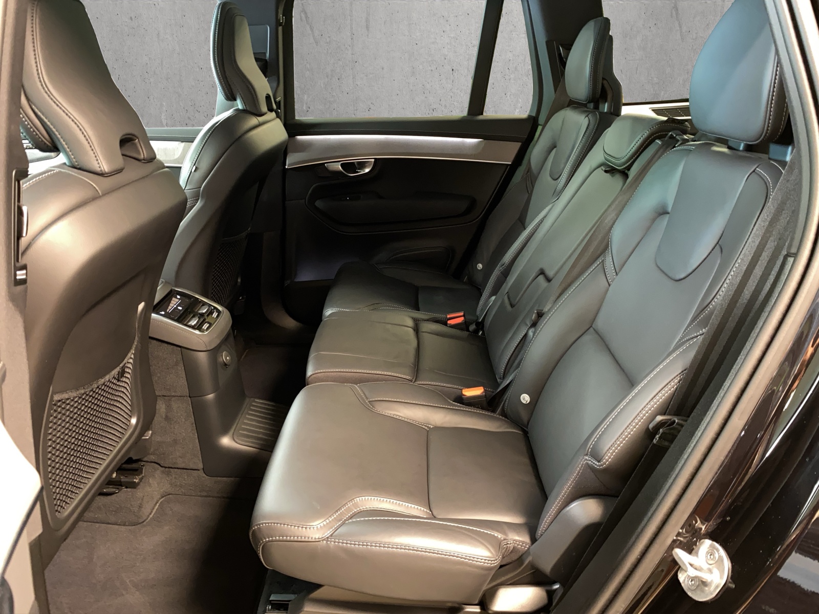 VOLVO XC90 T8 eAWD PluginHybrid Plus Dark Geartronic-image-12