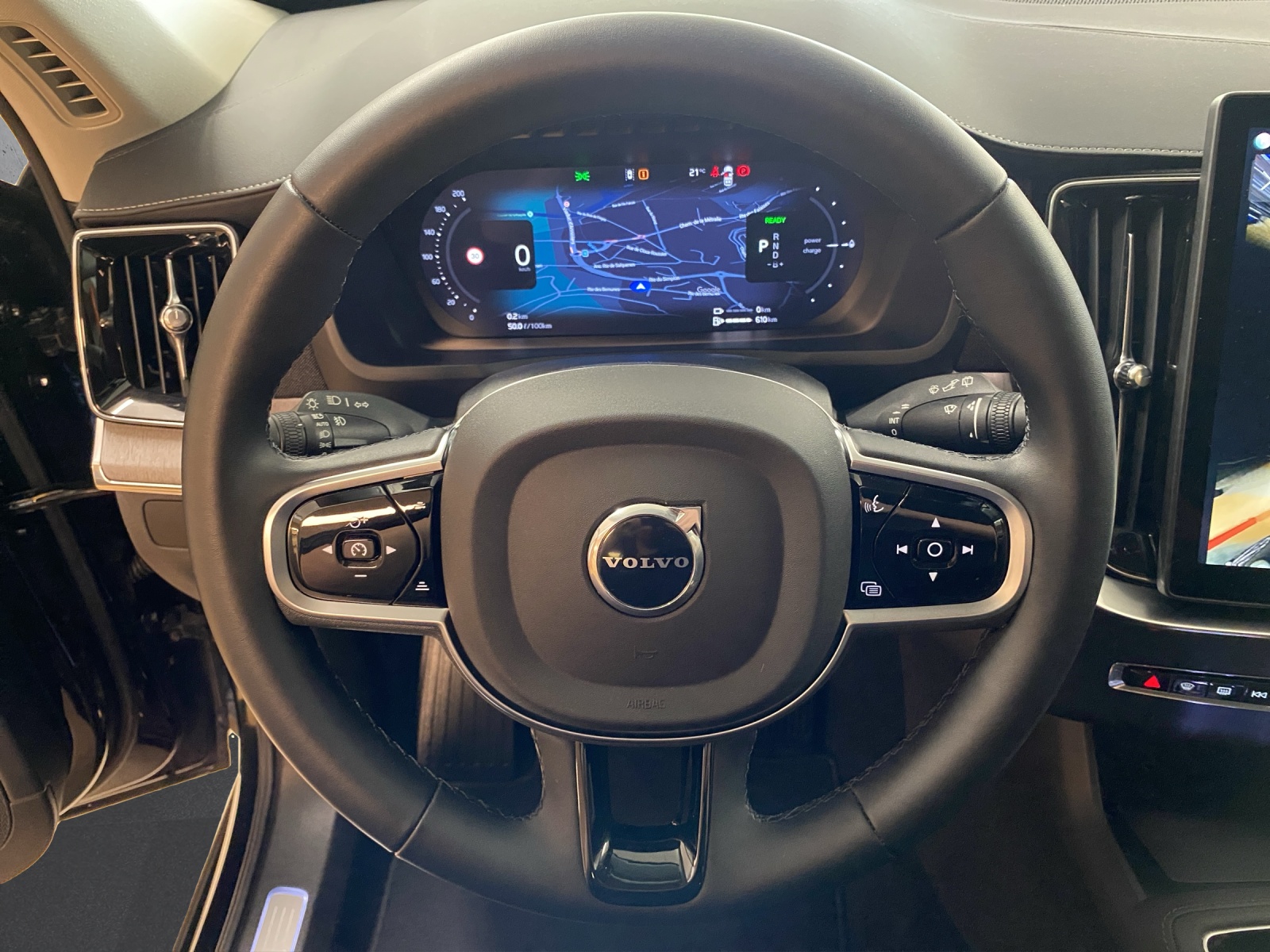 VOLVO XC90 T8 eAWD PluginHybrid Plus Dark Geartronic-image-9